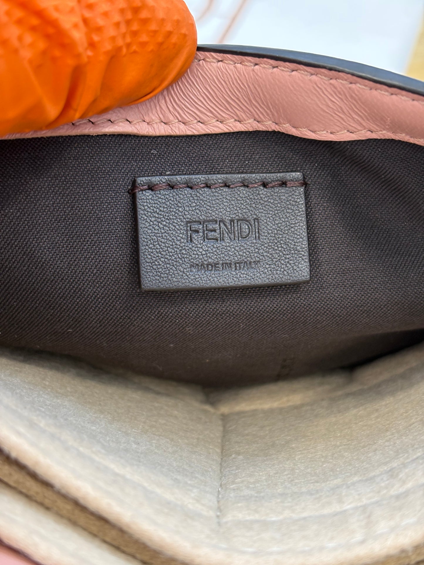 383617 - Fendi Baguette