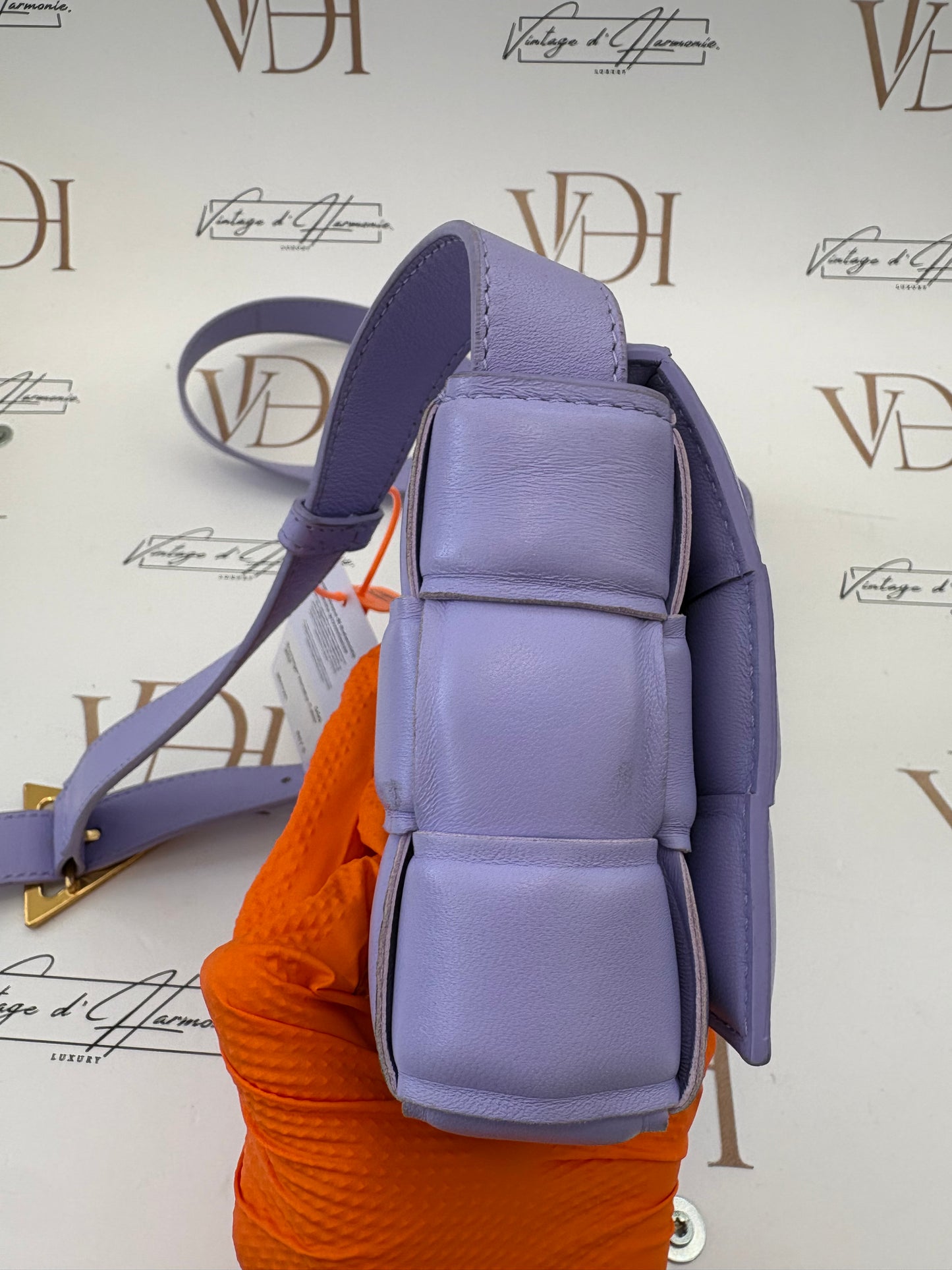 384124 - Bottega Veneta Cassette