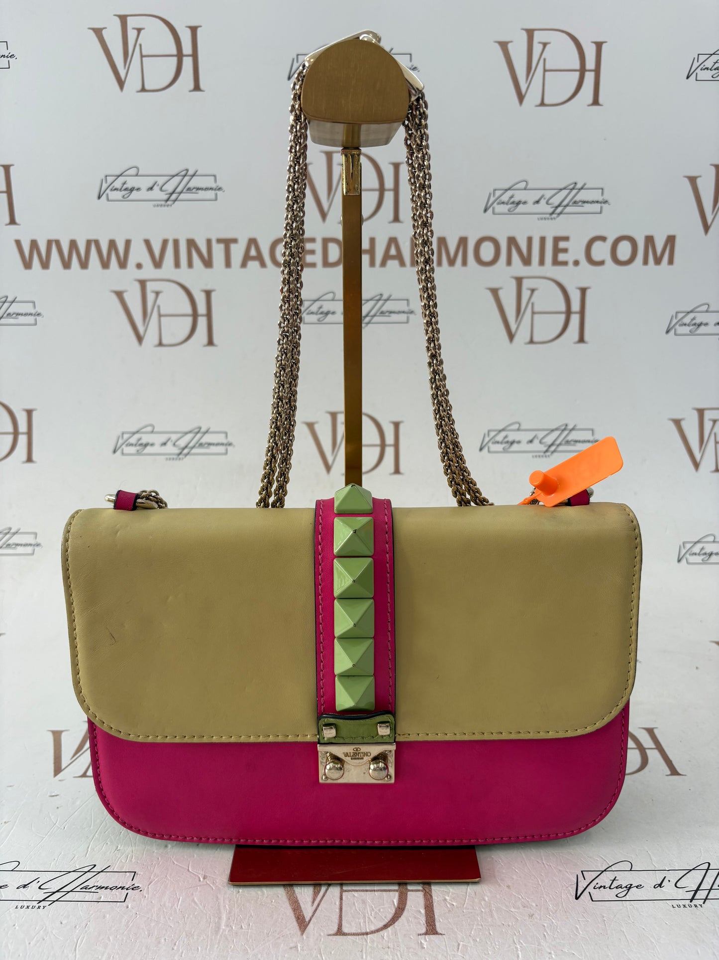 201269 - Valentino Glam Lock