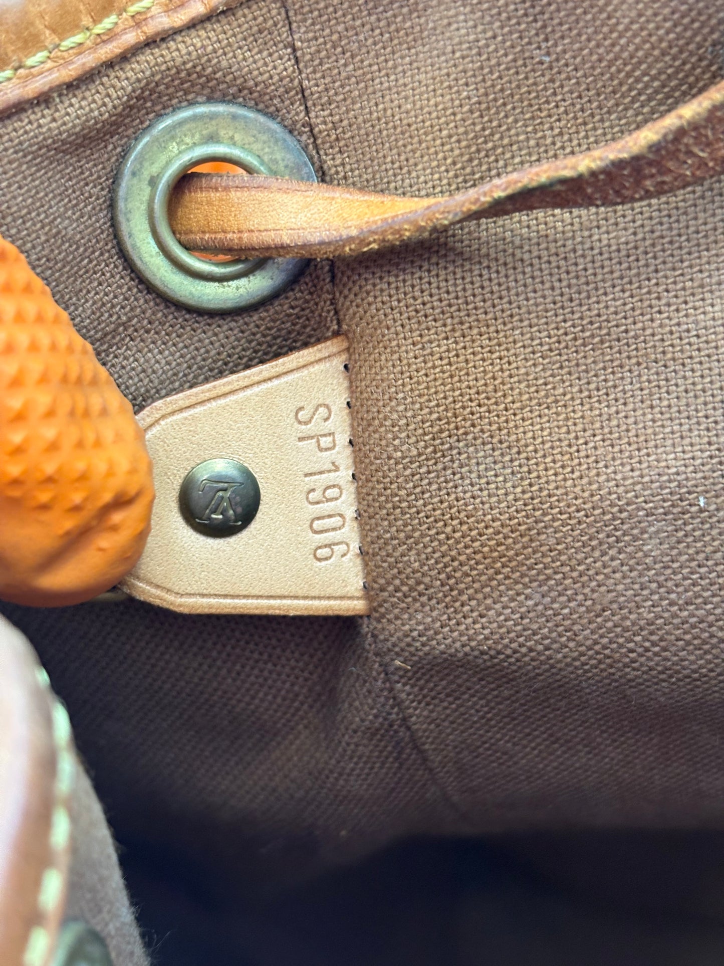 018858 - Louis Vuitton Mini Montsouris