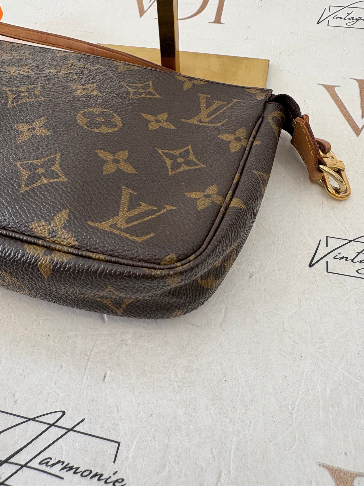 383156 - Louis Vuitton Pochette Accessoires