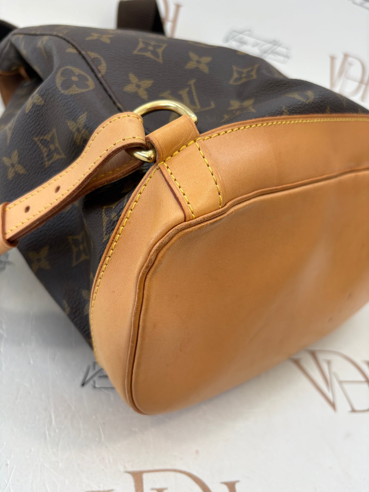 016952 - Louis Vuitton Montsouris GM