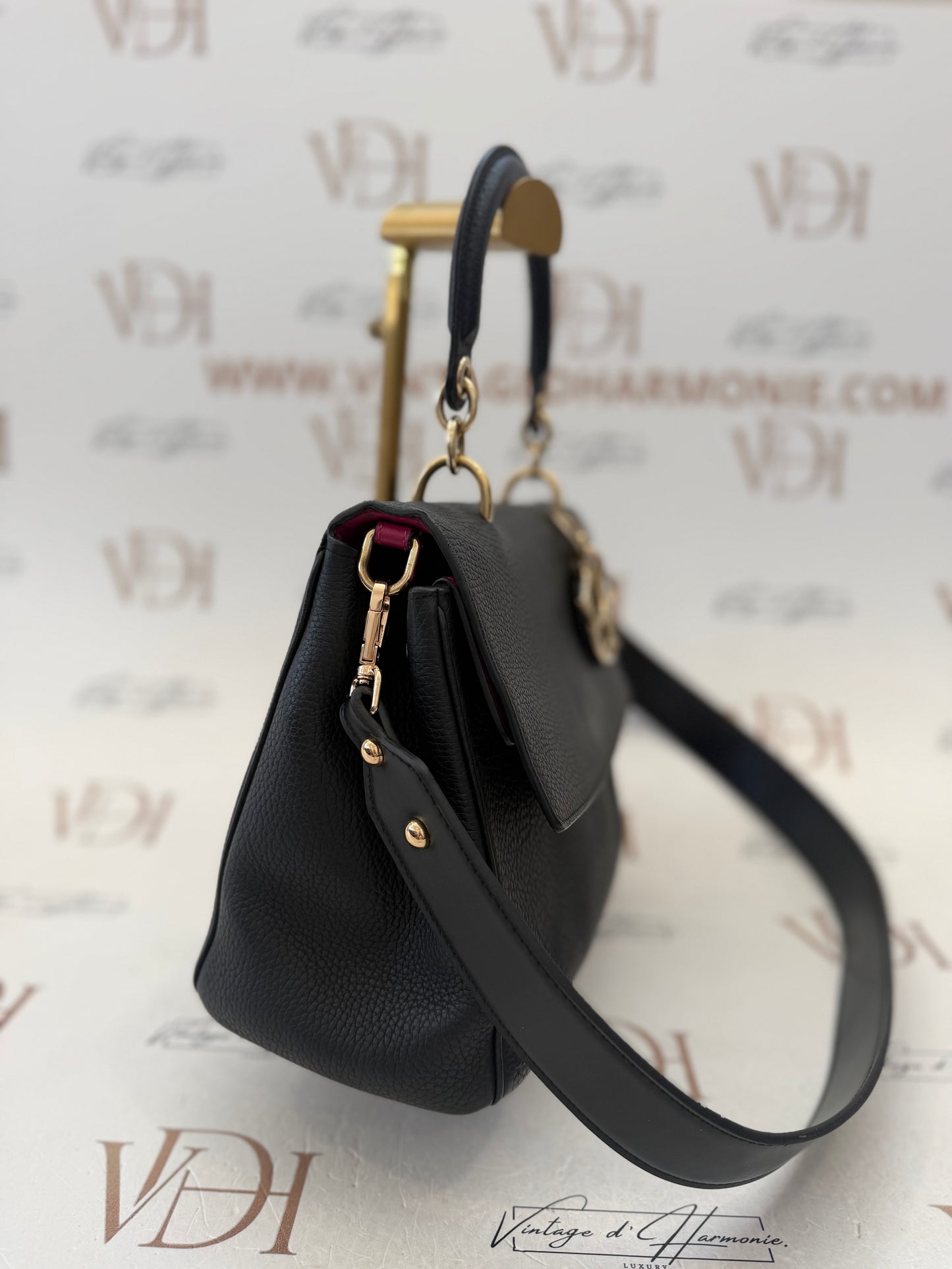 383675-Dior Be