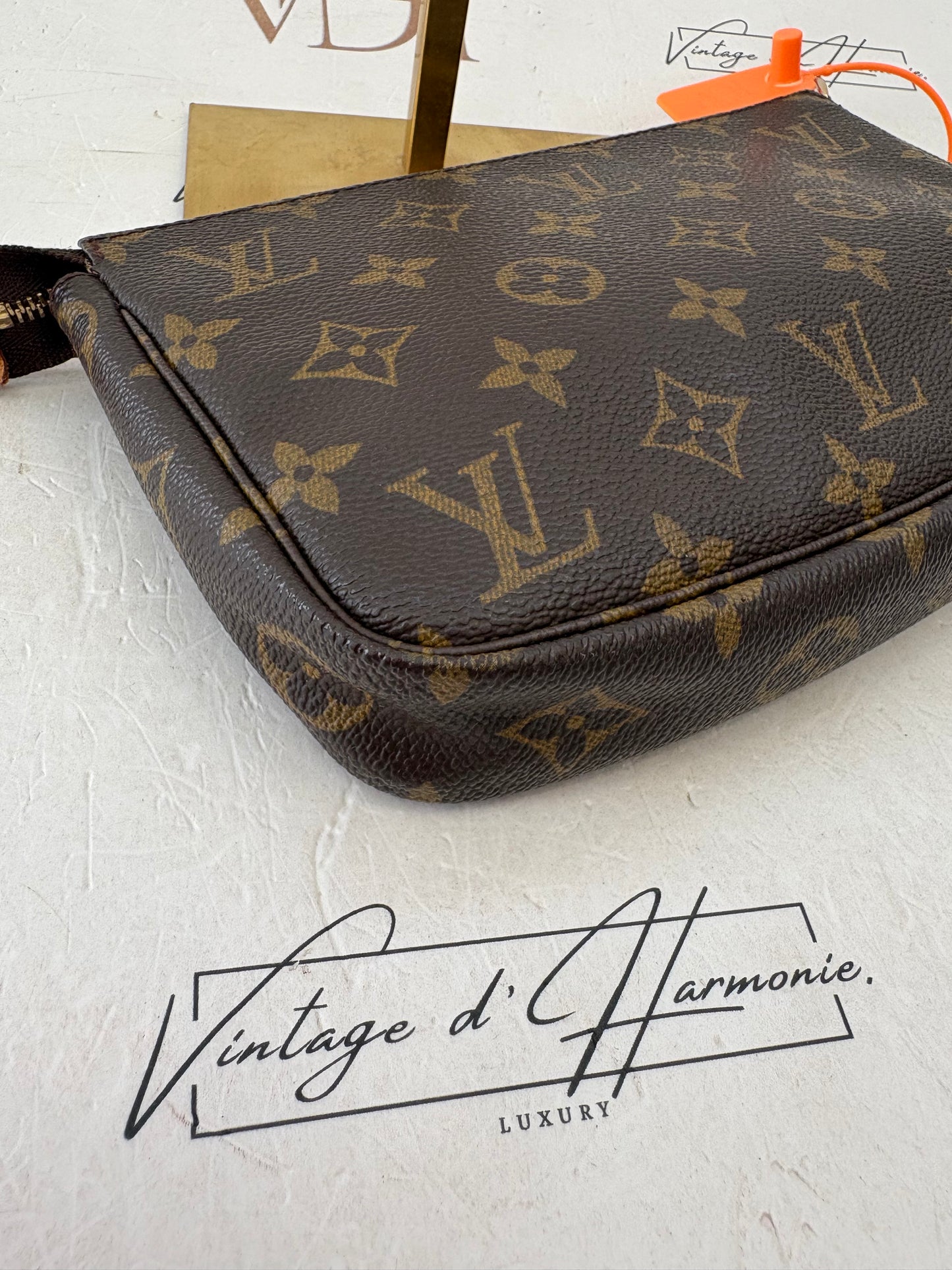 383156 - Louis Vuitton Pochette Accessoires