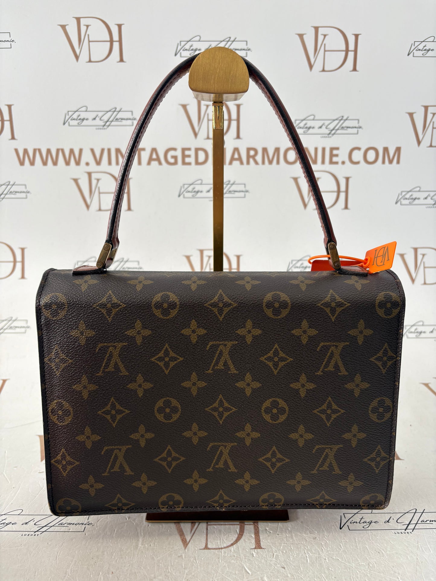 018271 - Louis Vuitton Concorde