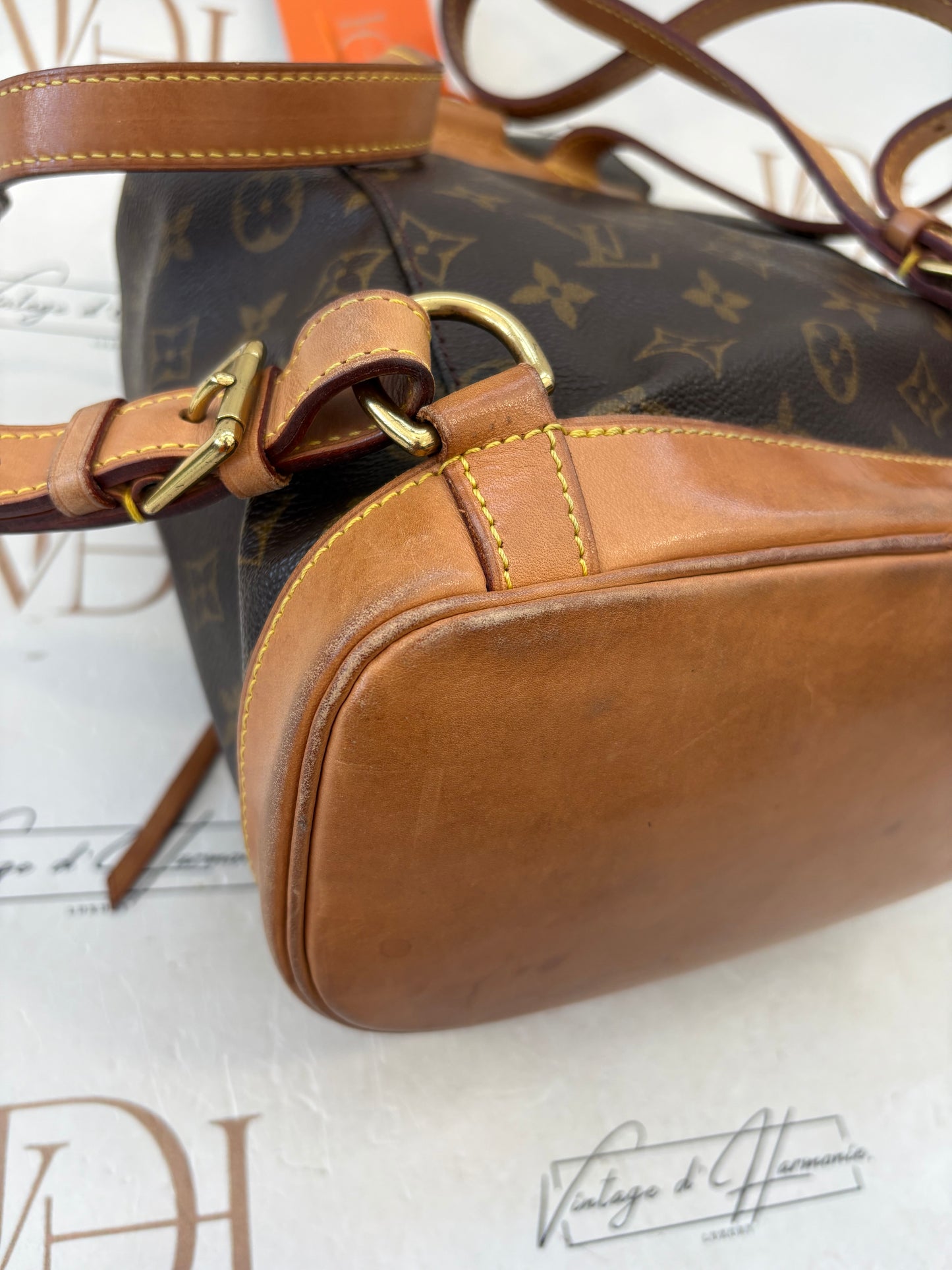 018897 - Louis Vuitton Montsouris MM