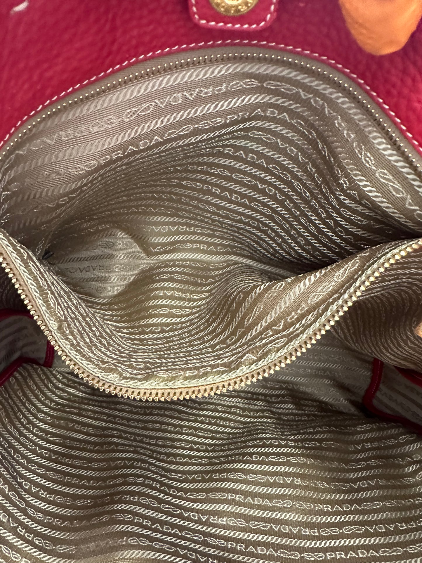 382901 - Prada Tote