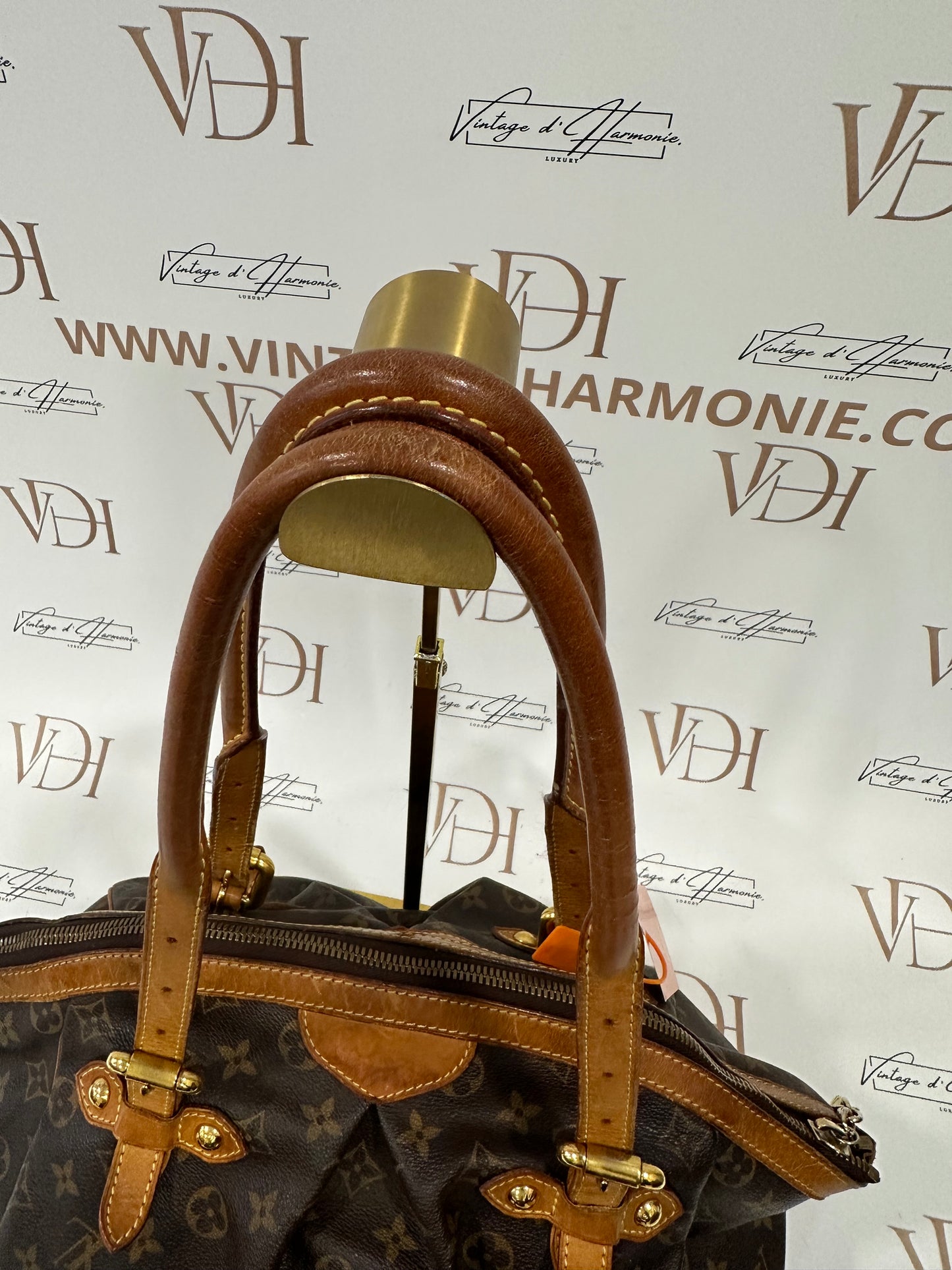017813 - Louis Vuitton Tivoli GM