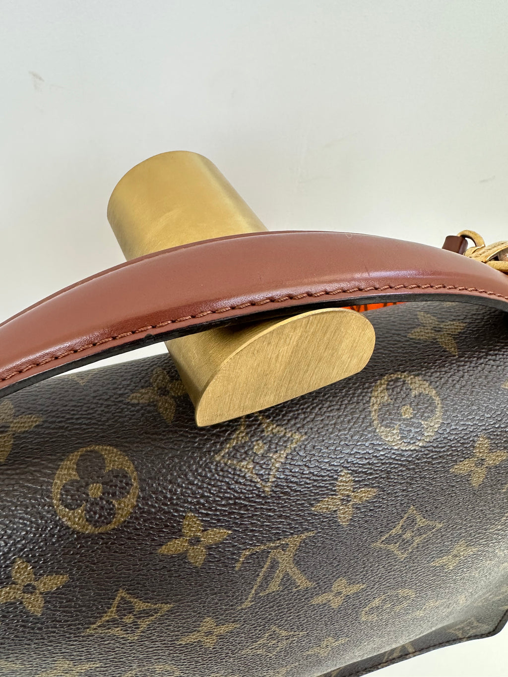 Louis Vuitton Monceau 28