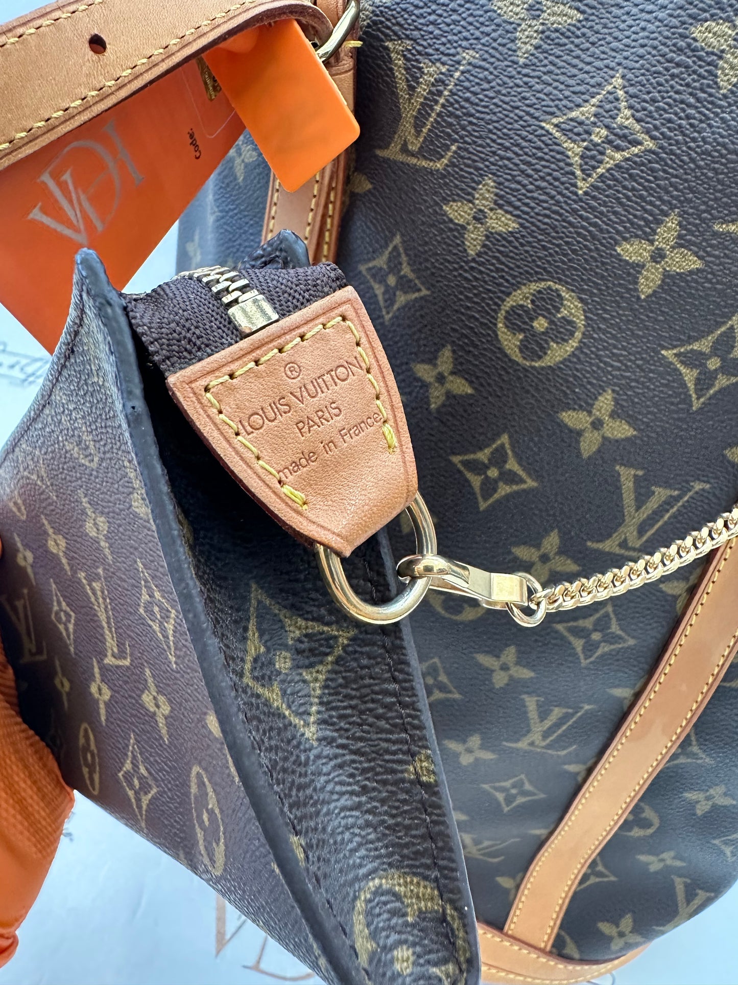 017860 - Louis Vuitton Bucket GM