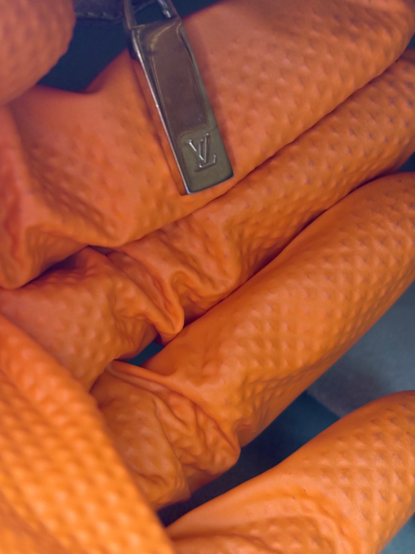 018147 - Louis Vuitton Looping