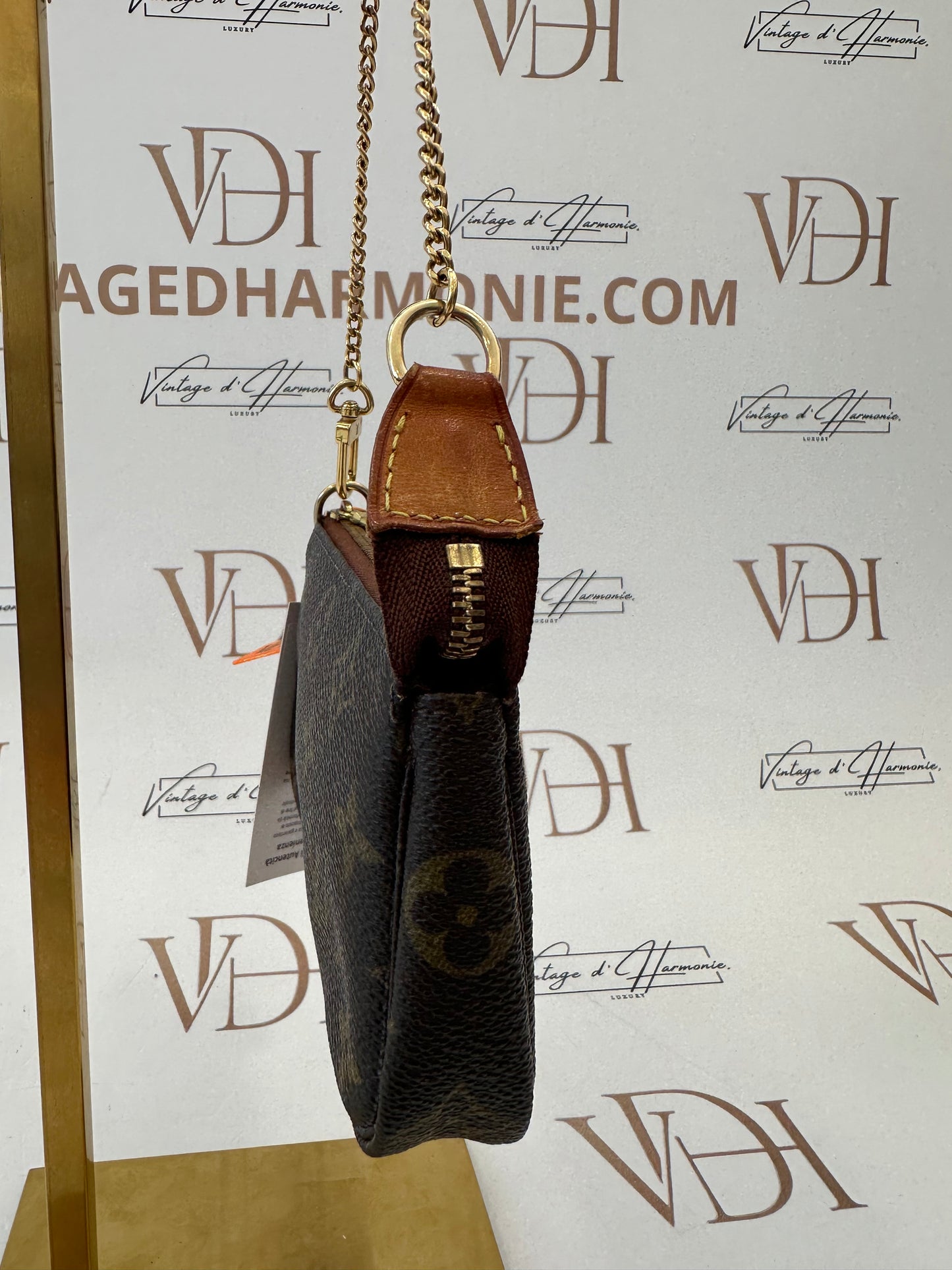 017818 - Louis Vuitton Pochette