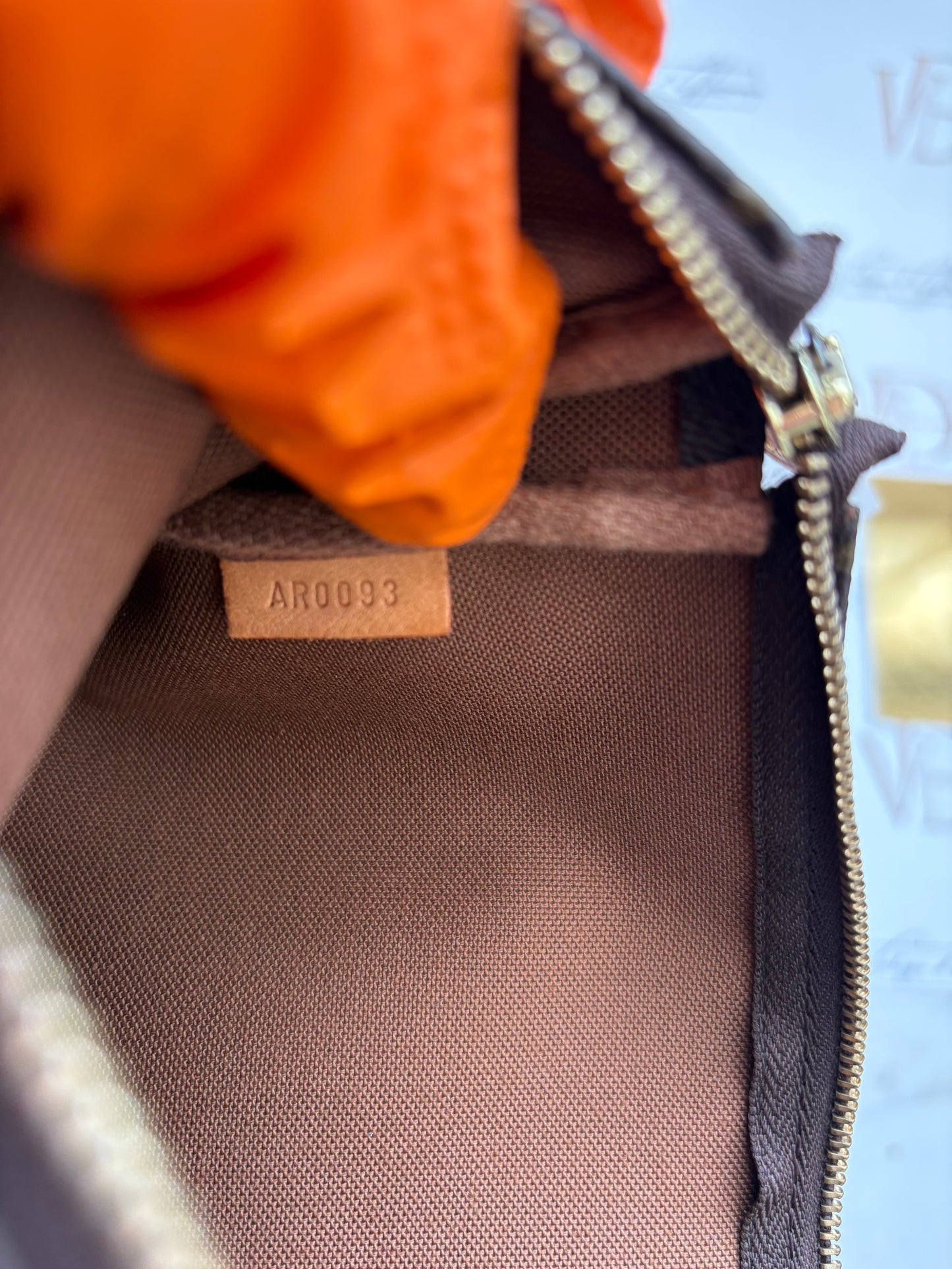 018106 - Louis Vuitton Pochette Accessoires