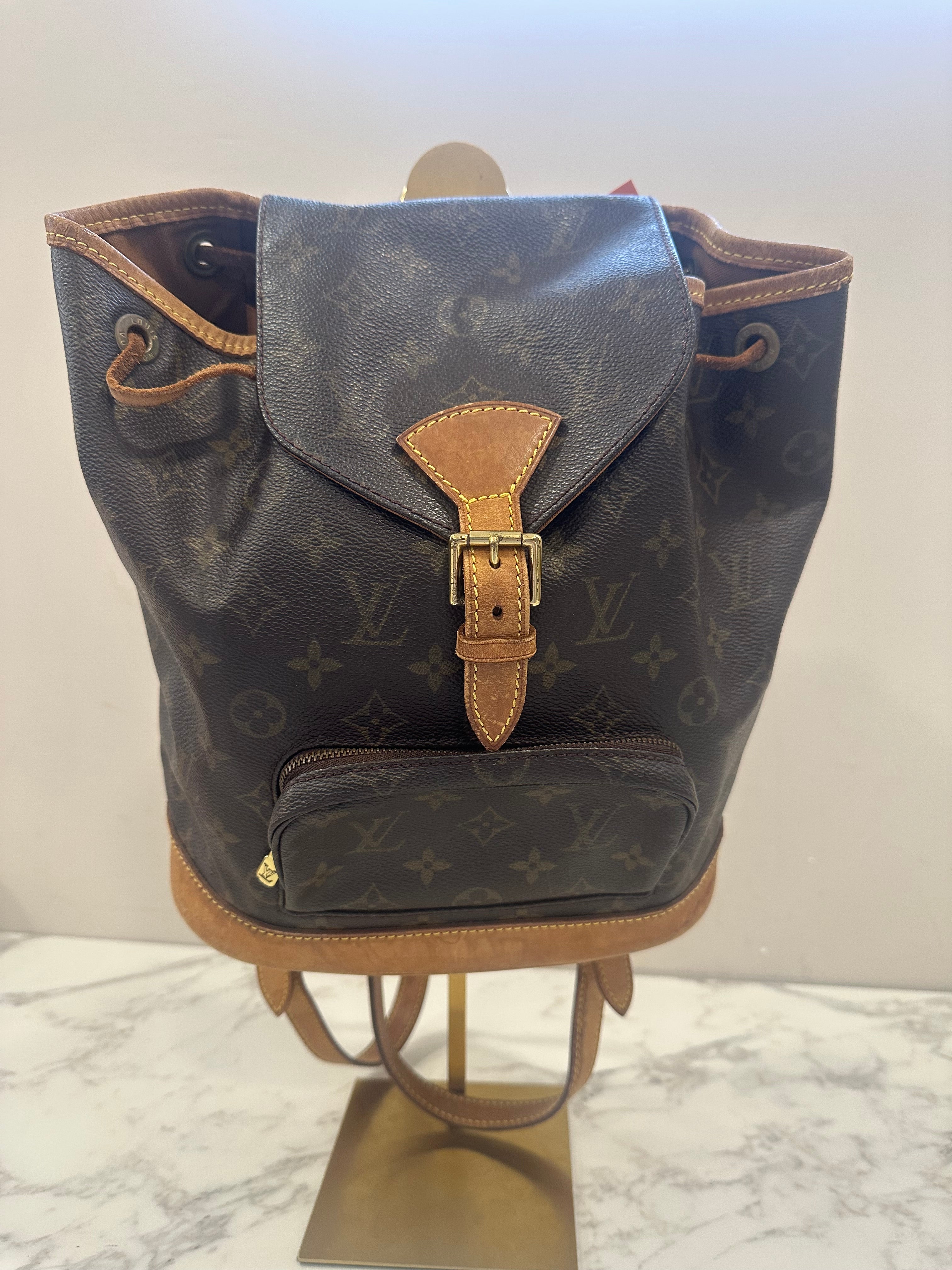Louis Vuitton Montsouris MM