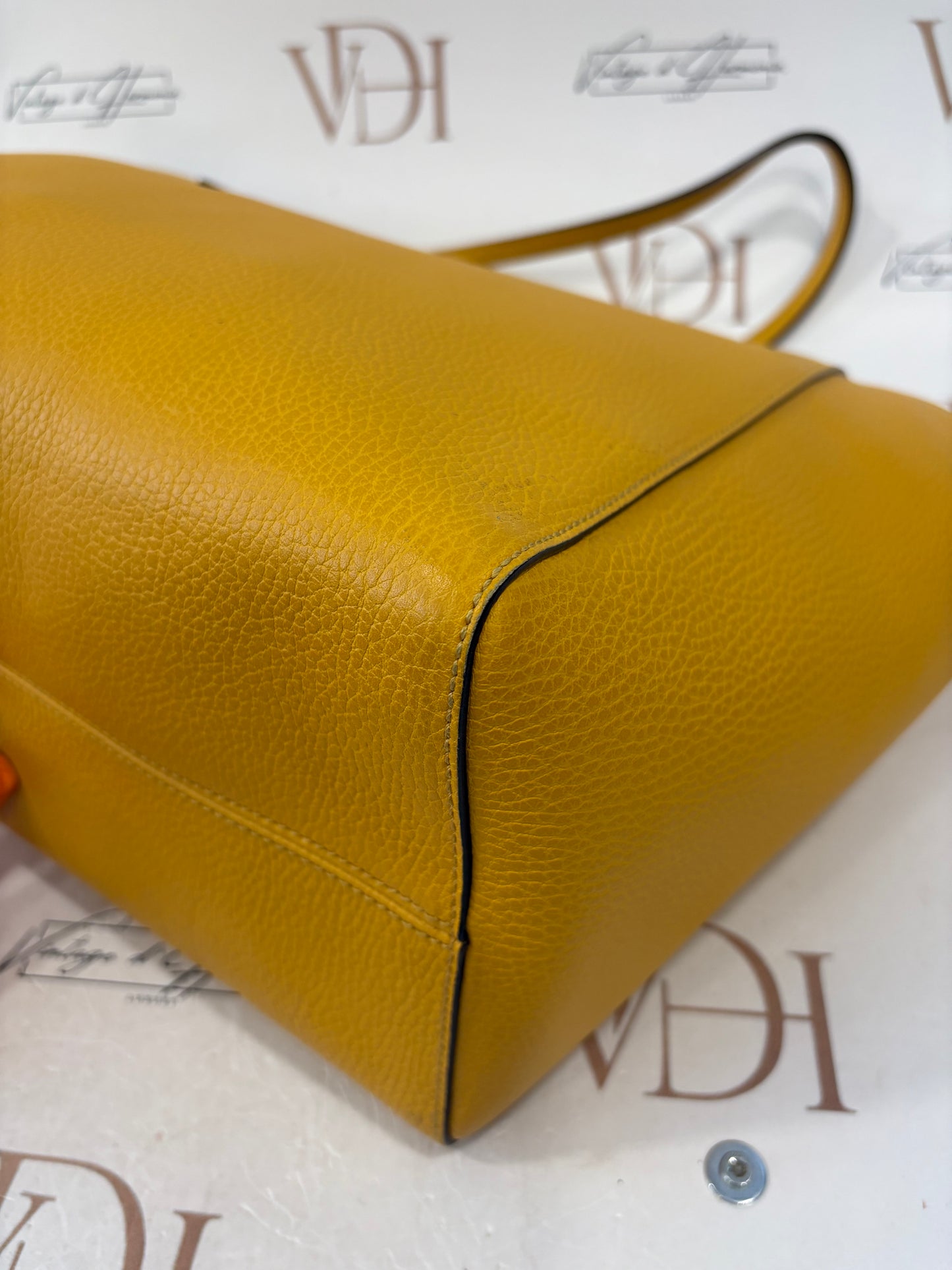 383715 - Gucci Swing Yellow