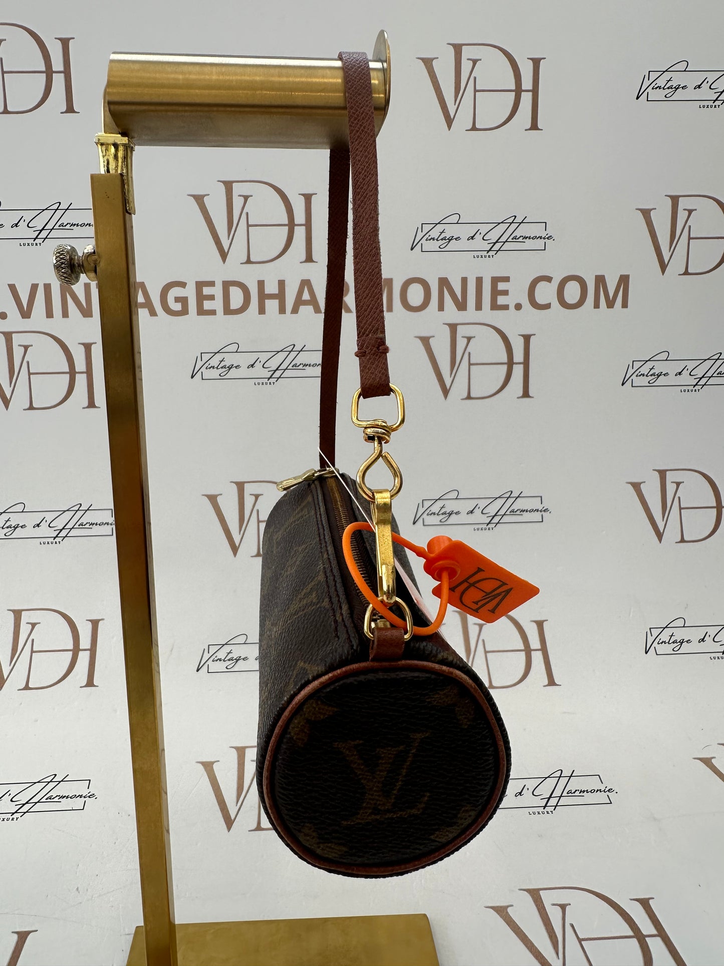 016913 - Louis Vuitton Papillon Pouch