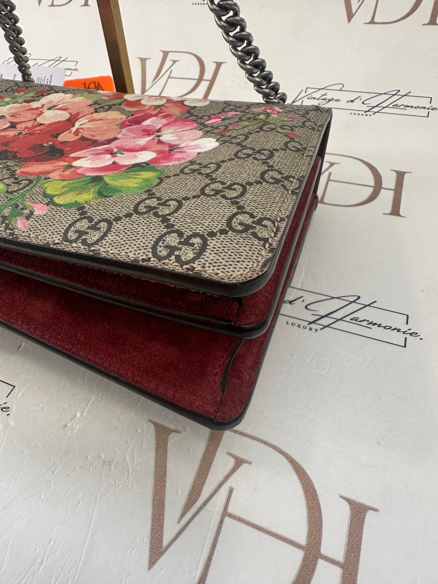 383002 - Gucci Dionysus