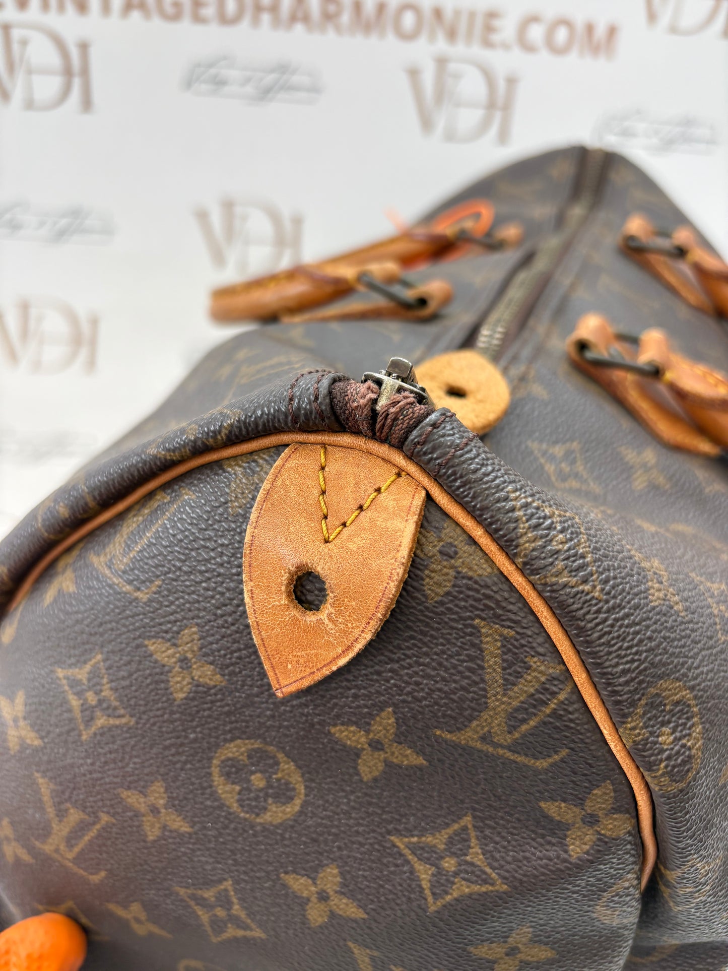 018987 - Louis Vuitton Speedy 40