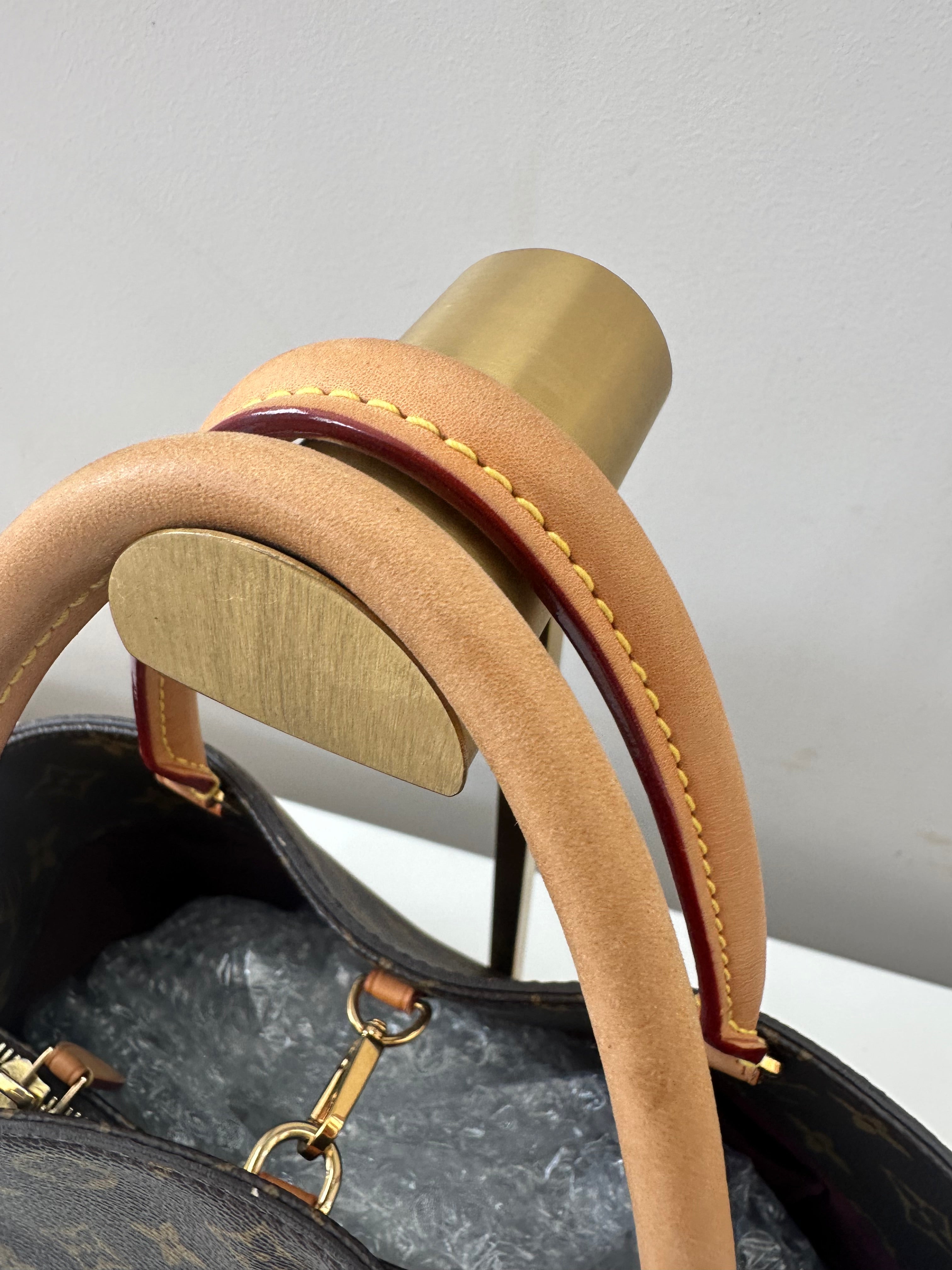 Louis Vuitton Montaigne MM