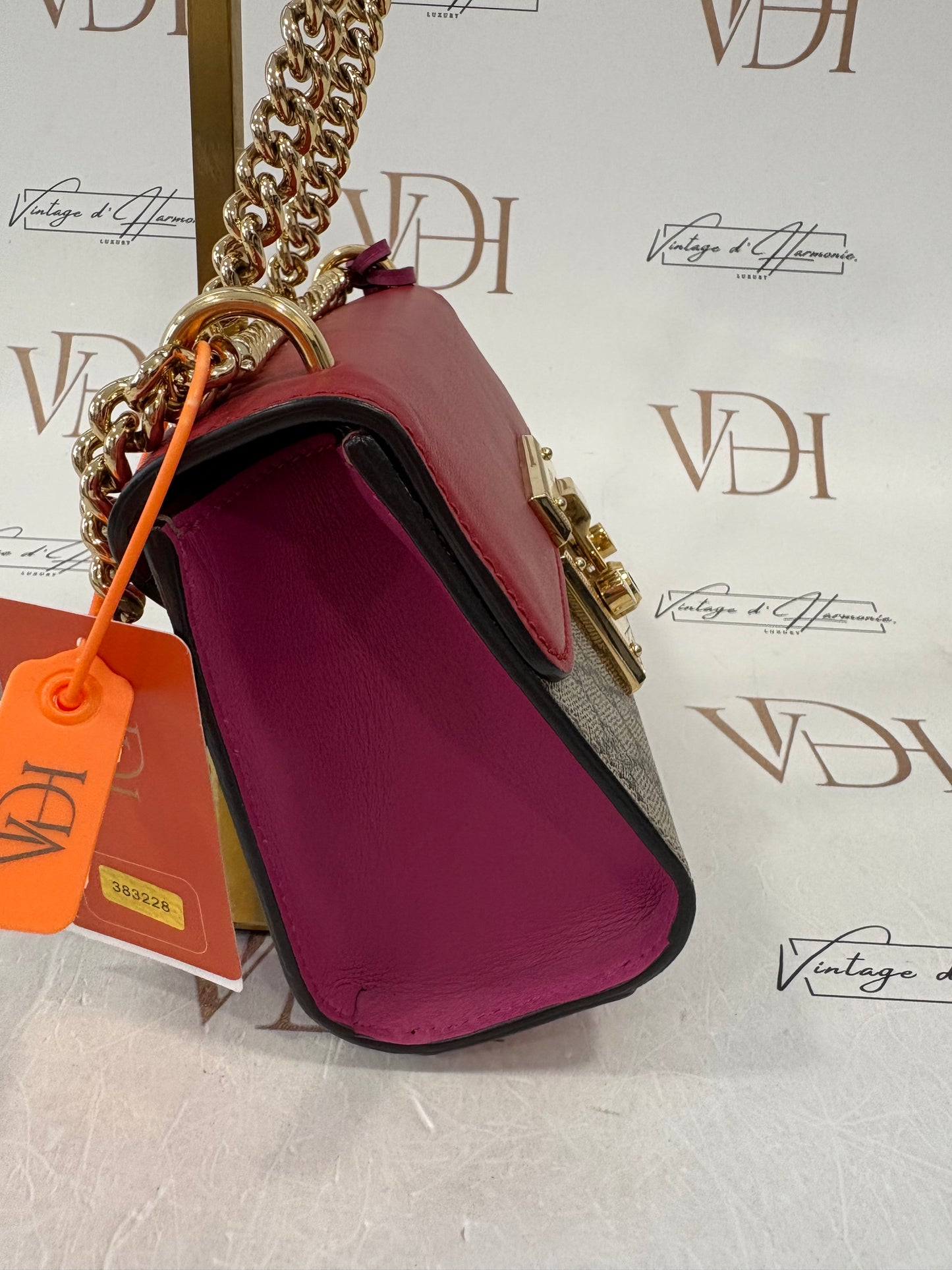 383228 - Gucci Padlock