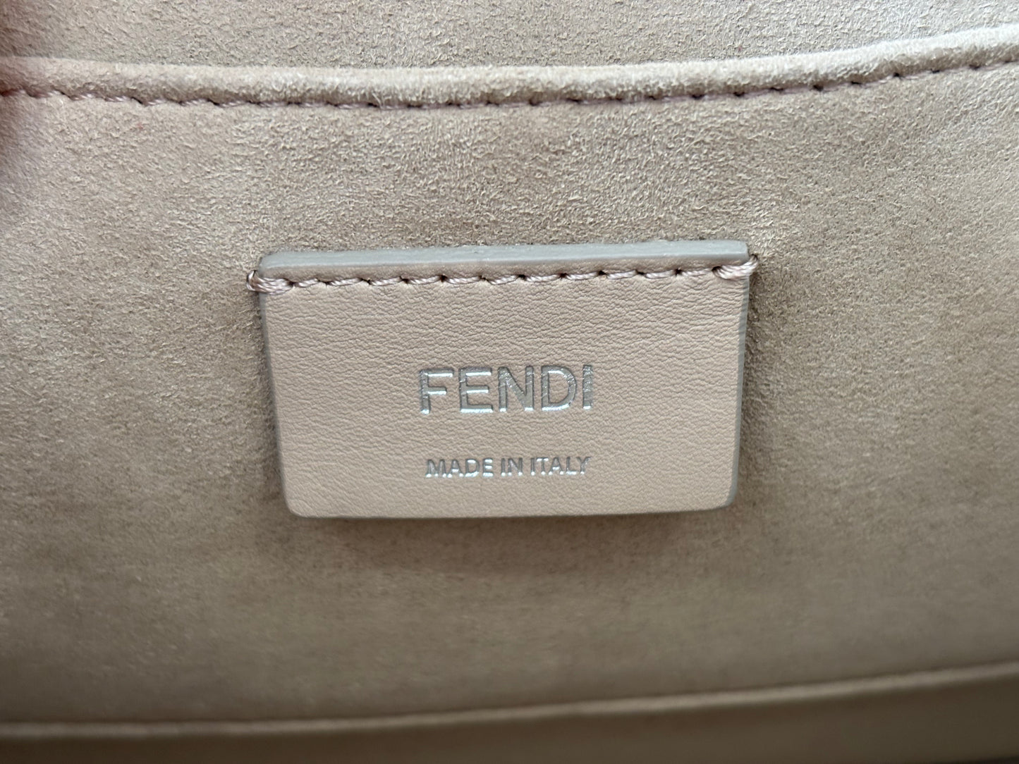 383700 - Fendi Kan