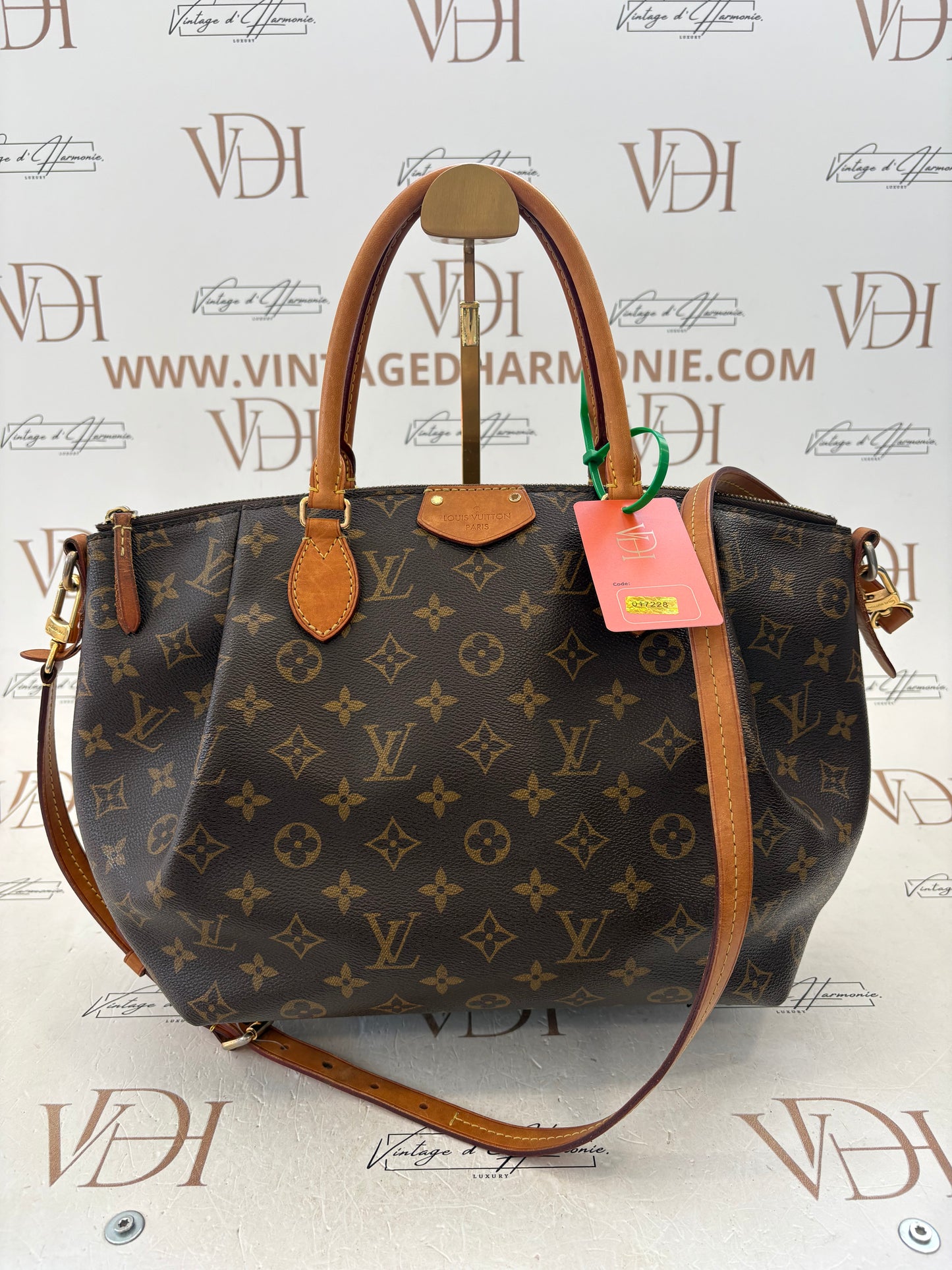 017228 - Louis Vuitton Turenne MM