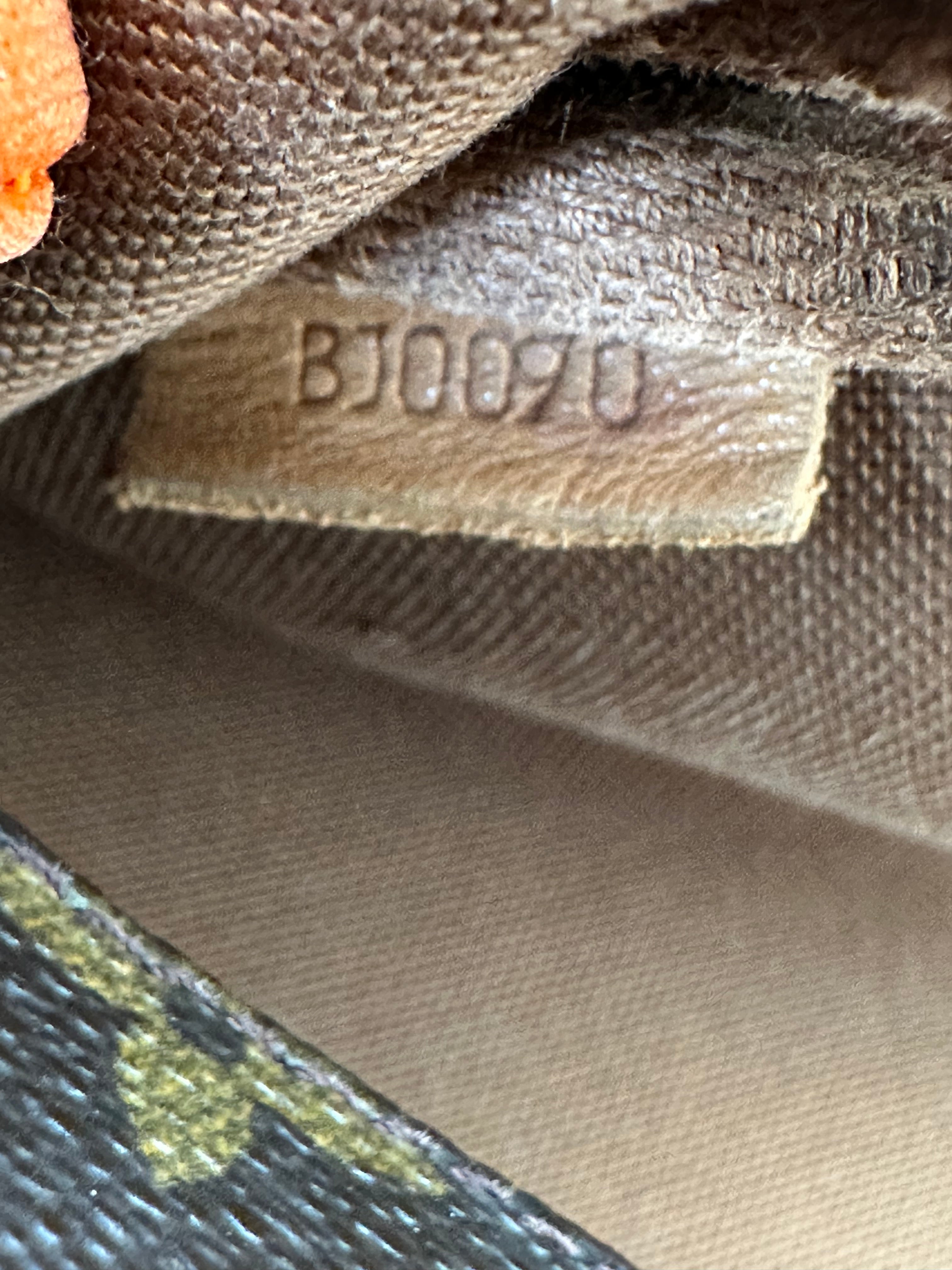 Louis Vuitton Pochette