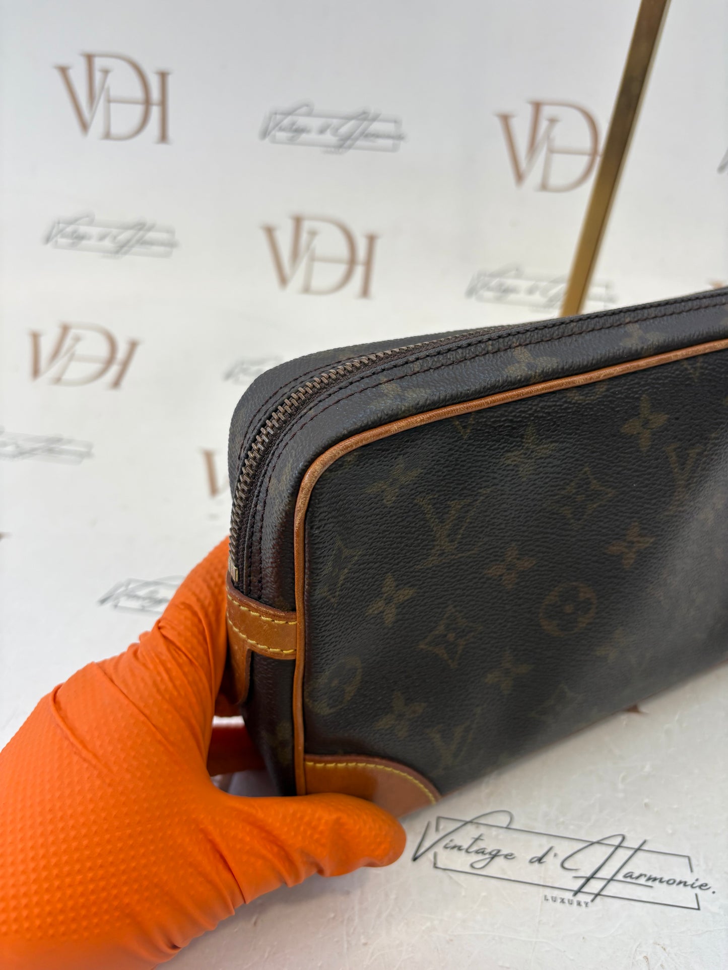 018116 - Louis Vuitton Dragonne GM