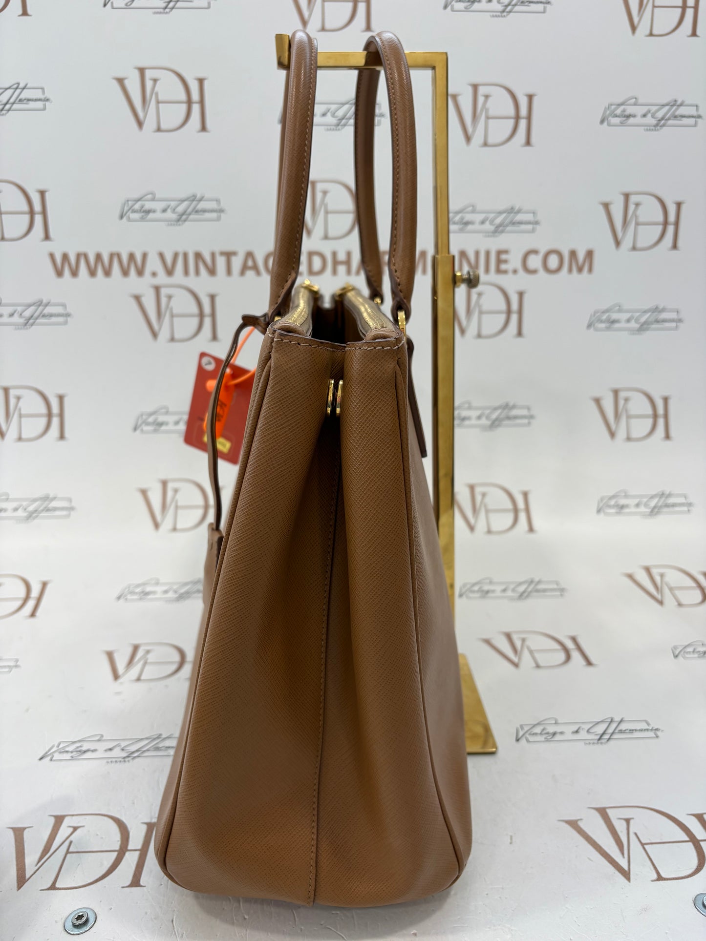 384302 - Prada Galleria