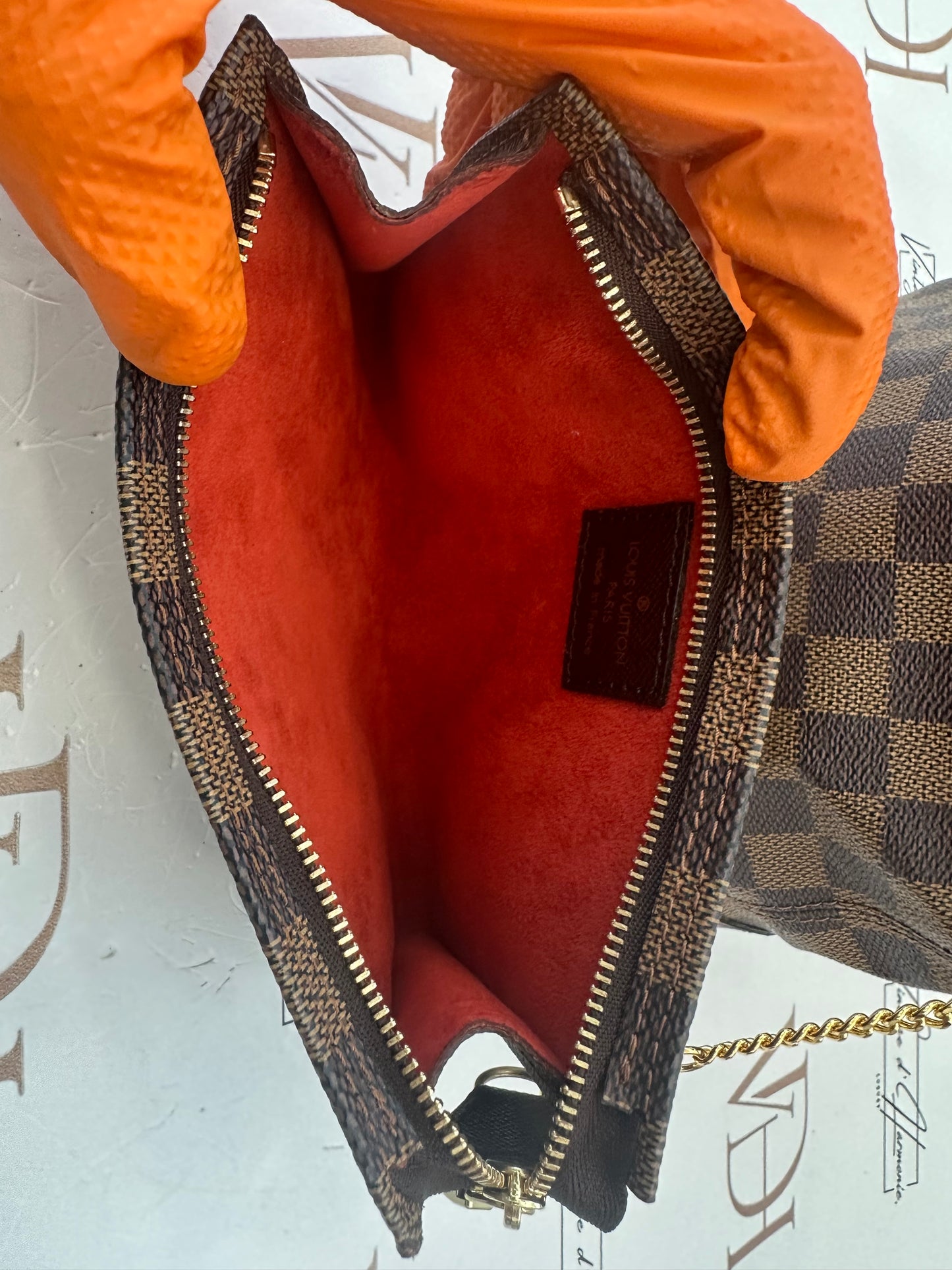 017775 - Louis Vuitton Marais
