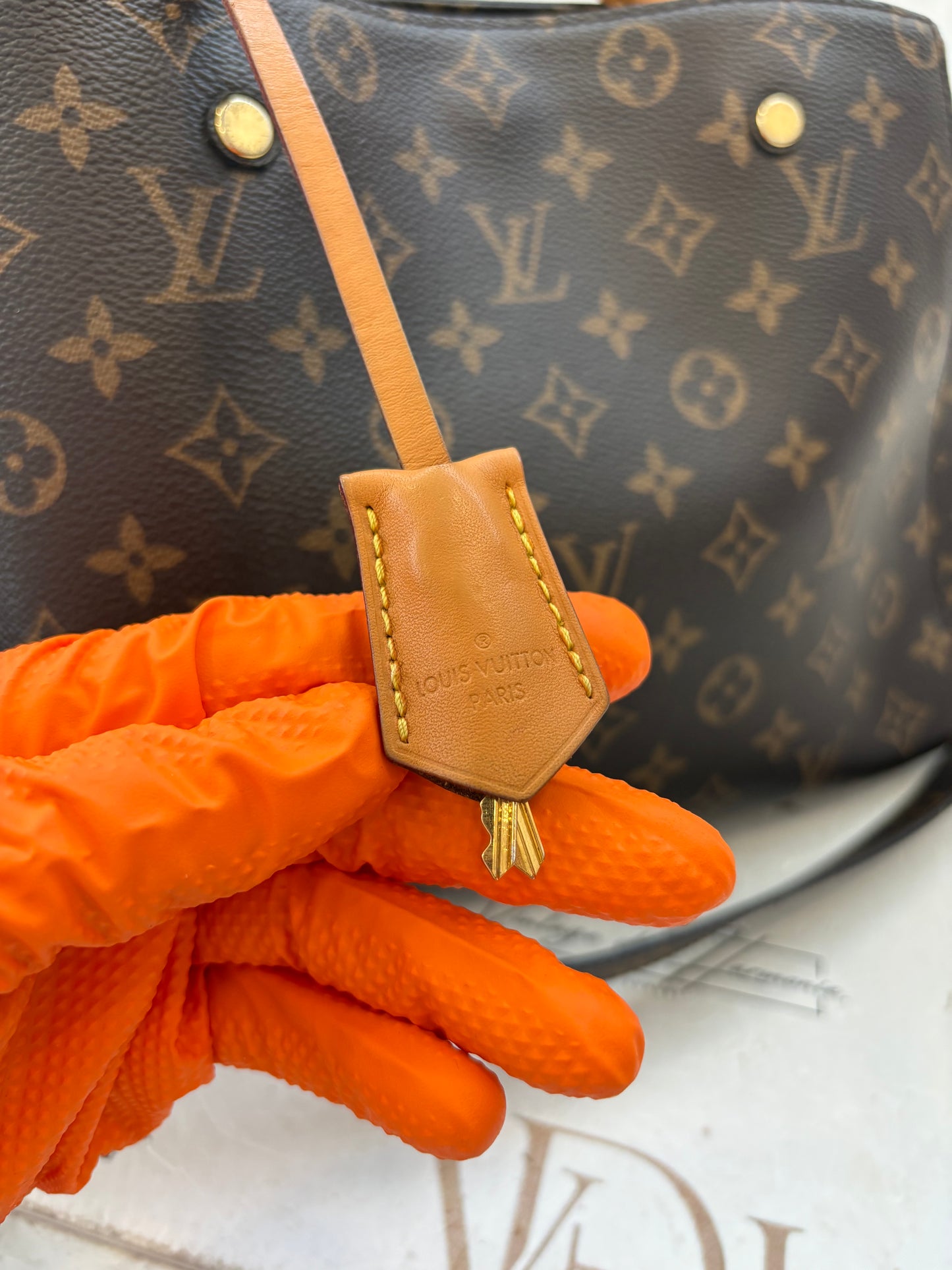 018231 - Louis Vuitton Montaigne