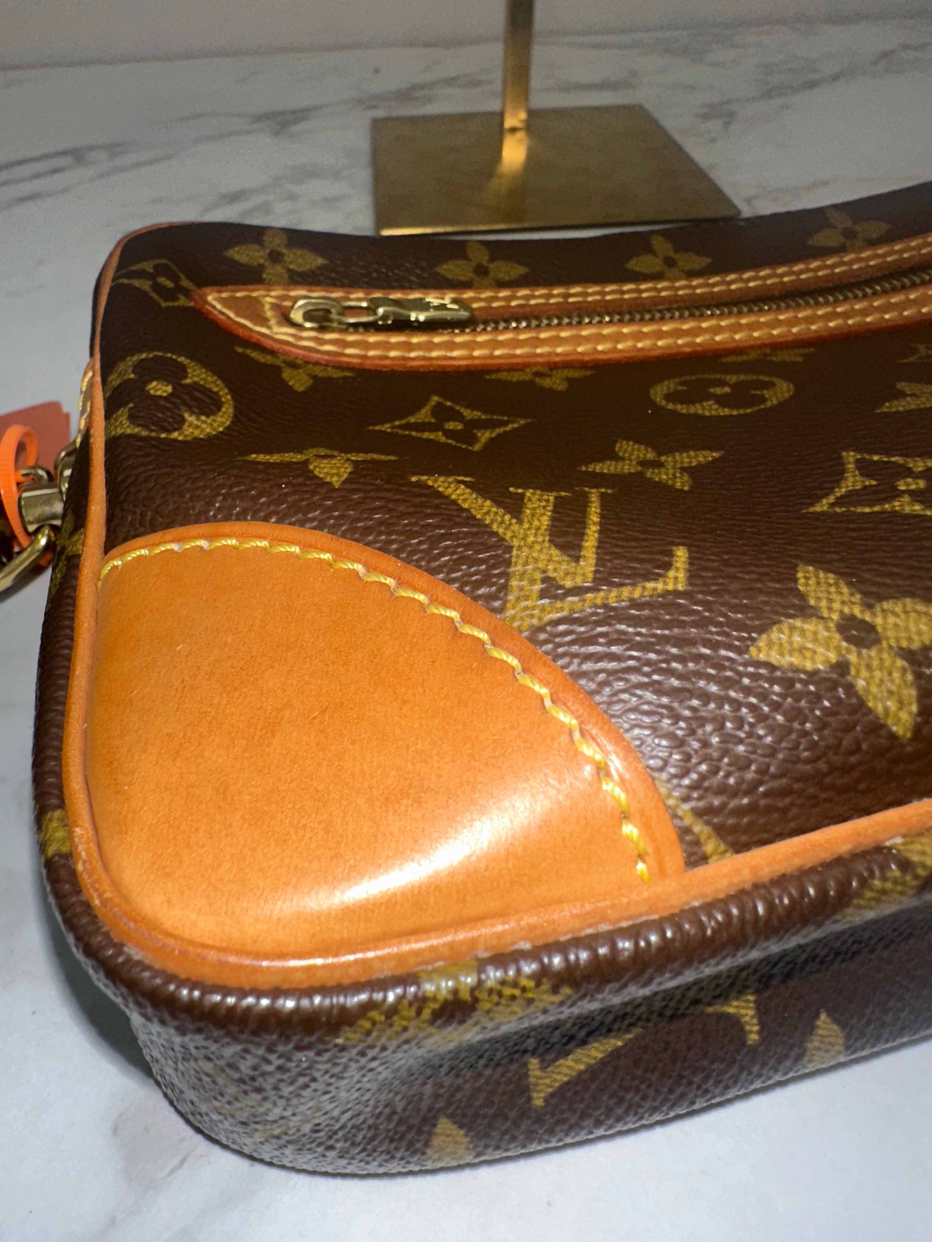 Louis Vuitton Dragonne GM