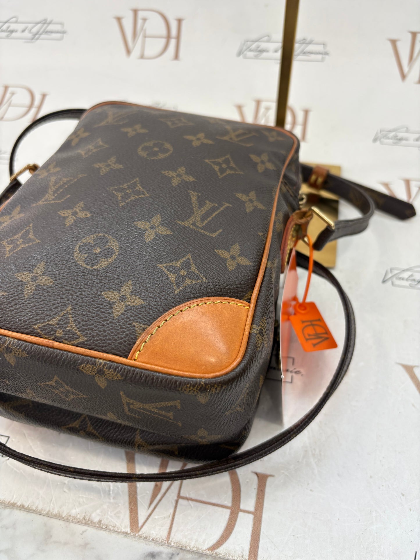 018961 - Louis Vuitton Amazon