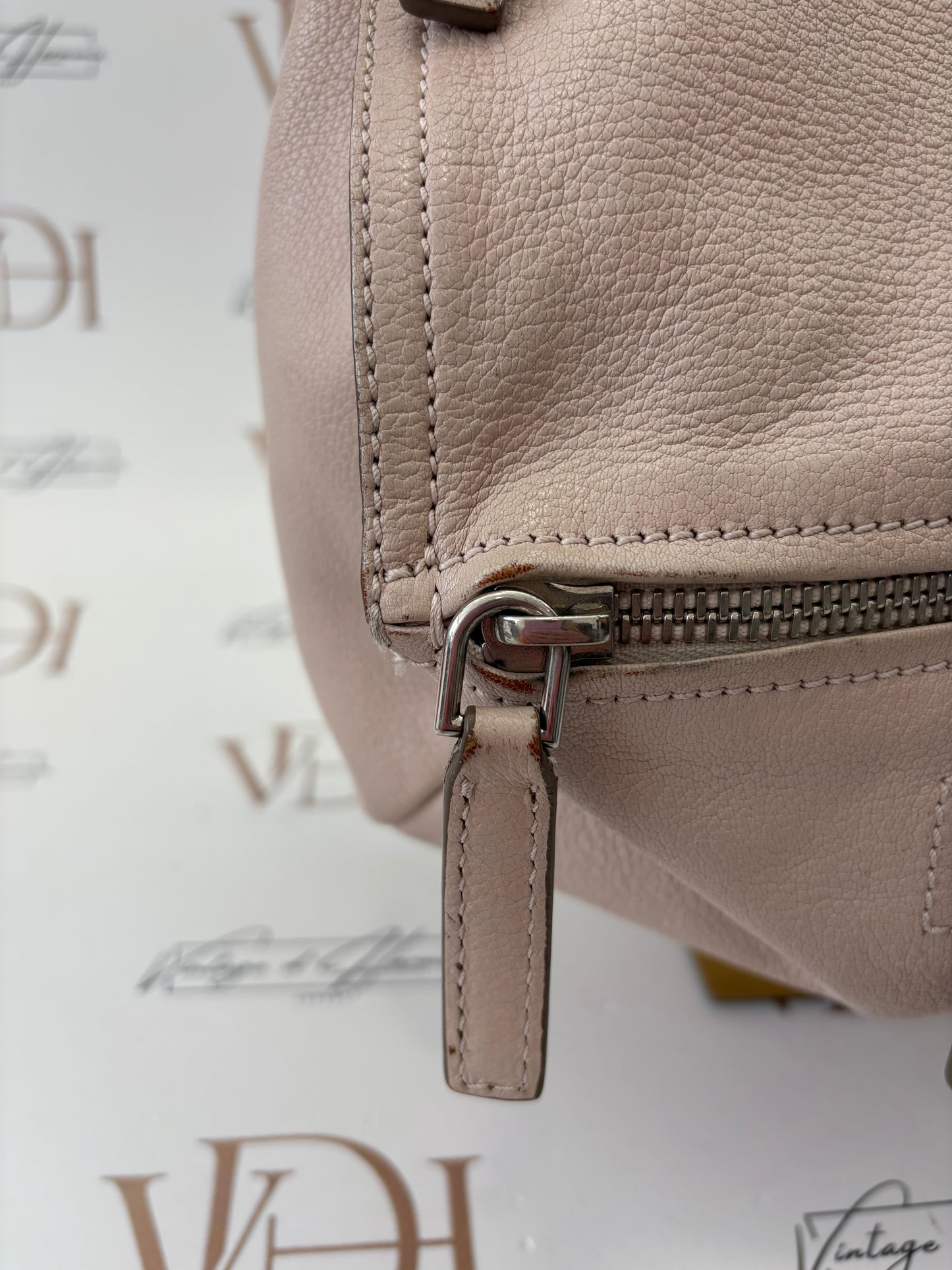 384264 - Givenchy Pandora