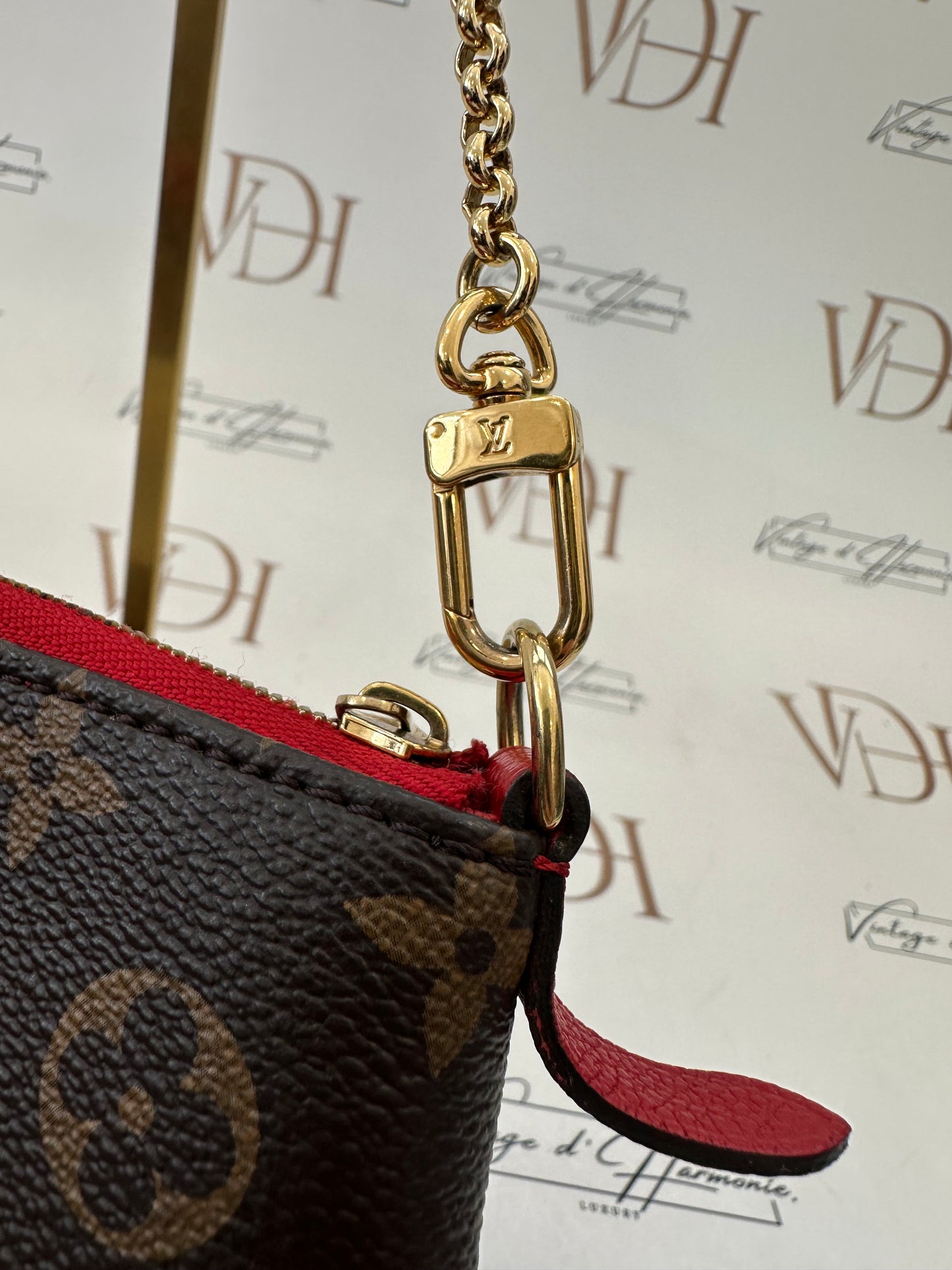 382894 - Louis Vuitton Pallas