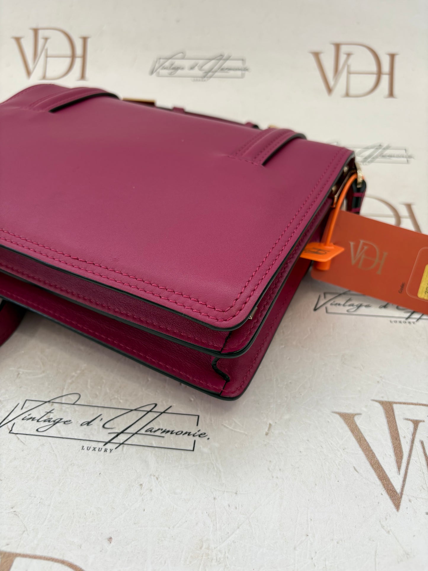 201240 - Valentino