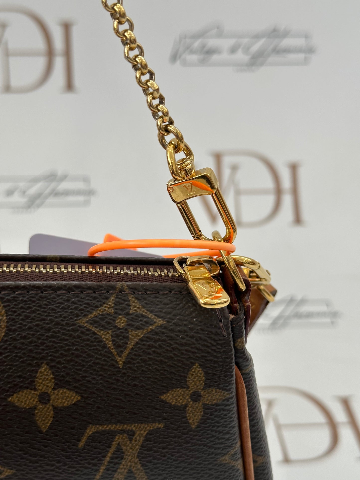 383980 - Louis Vuitton Eva
