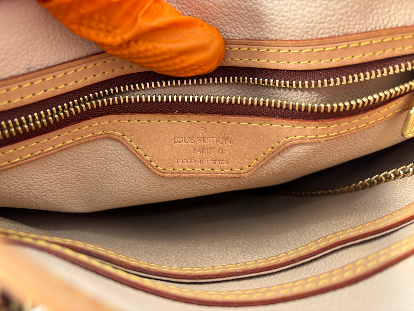 019009 - Louis Vuitton Bucket PM