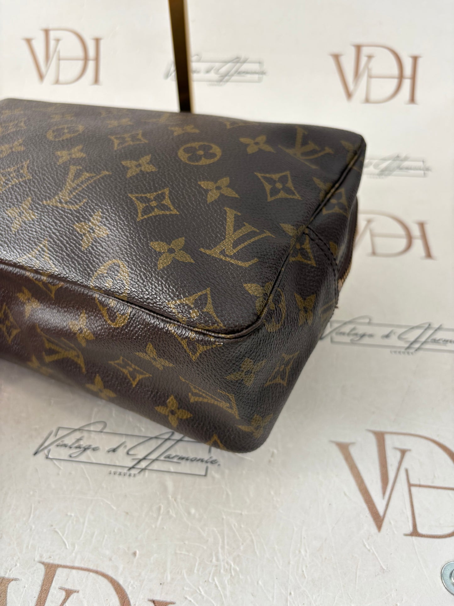 018532 - Louis Vuitton Trousse Toilette 28