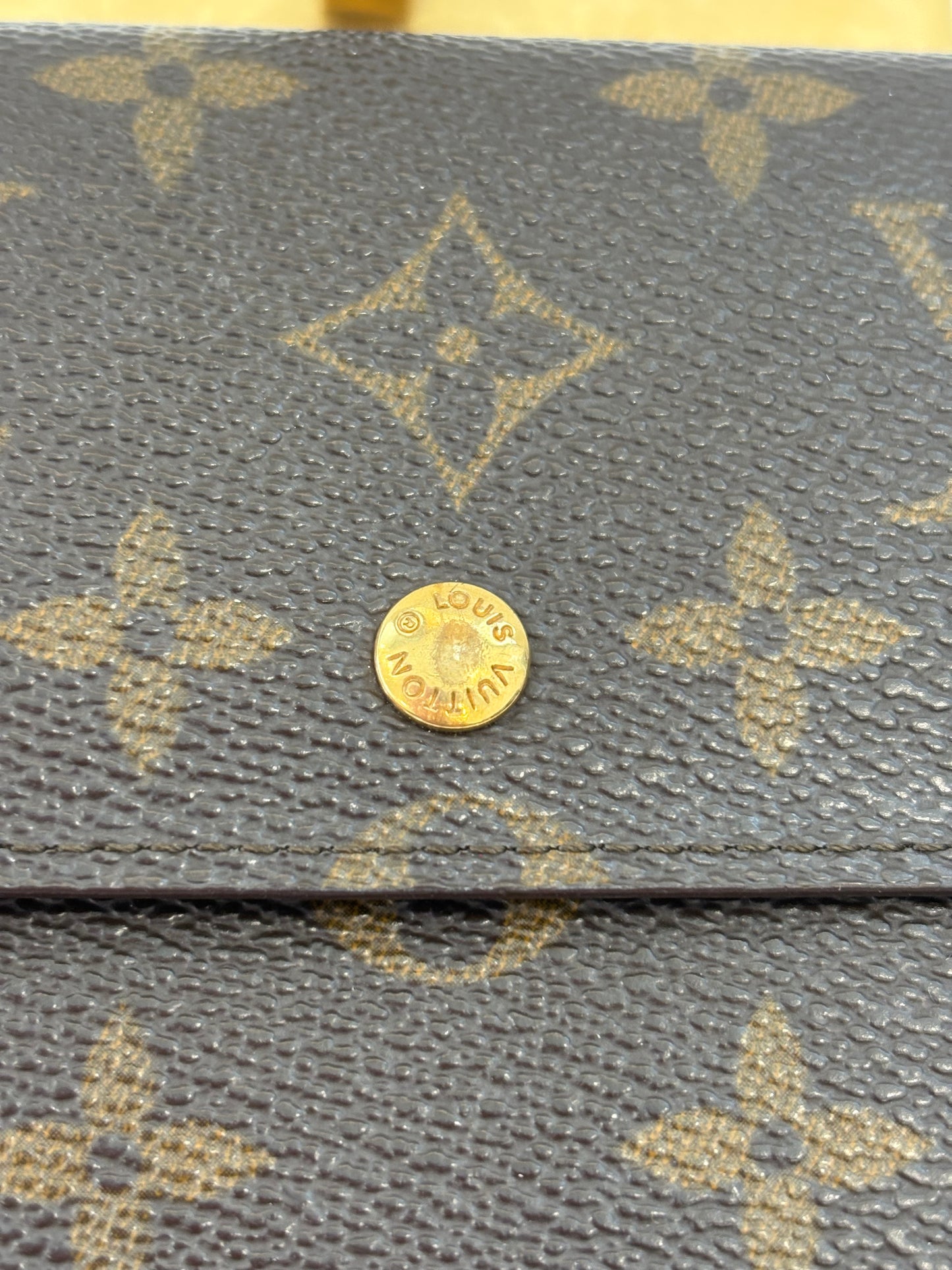017066 - Louis Vuitton Wallet