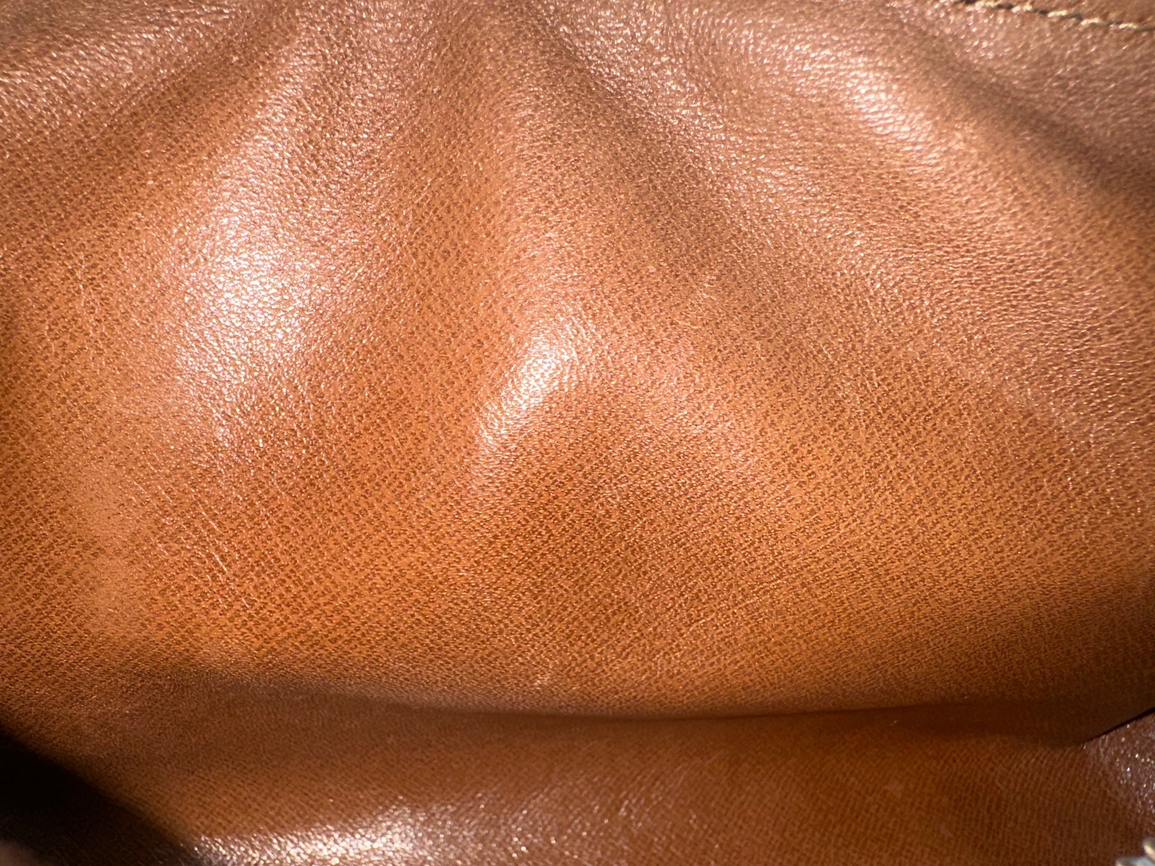 Louis Vuitton Papillon 26