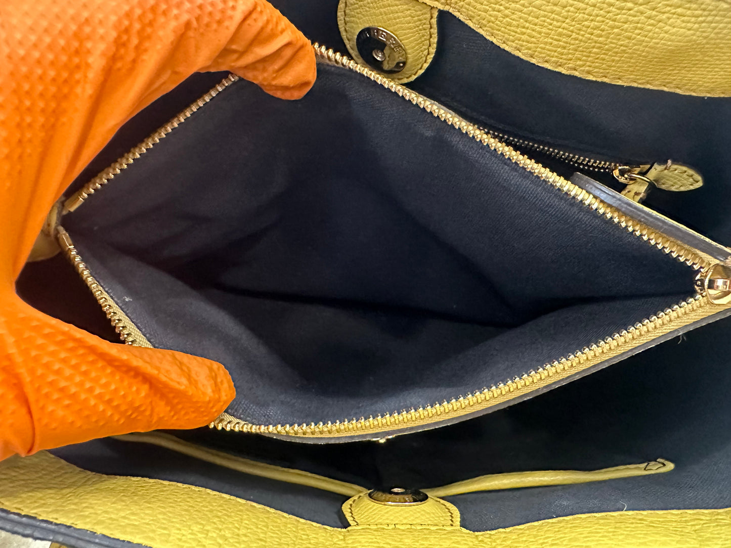 382633 - Burberry The Banner