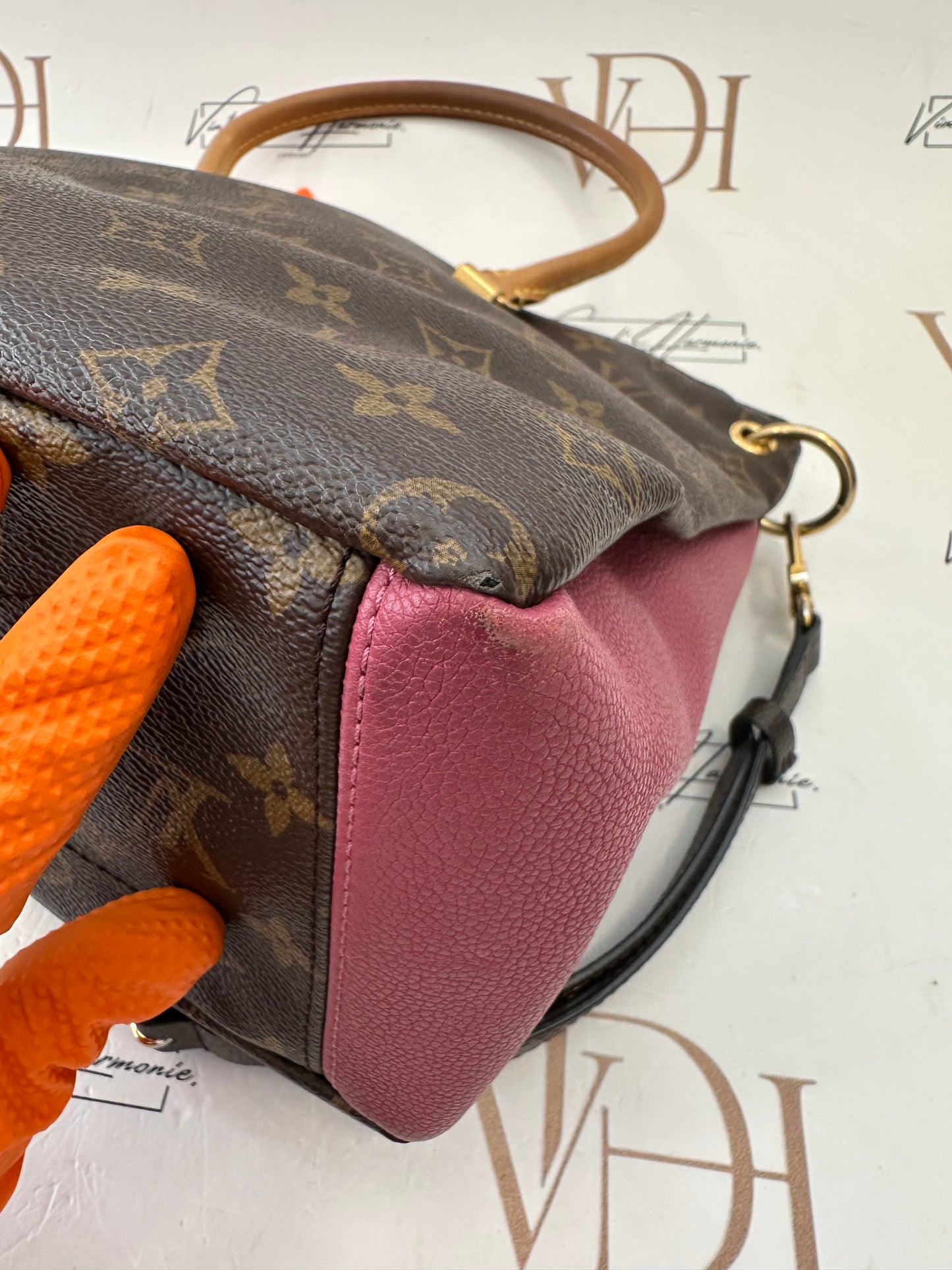 382943 - Louis Vuitton Pallas