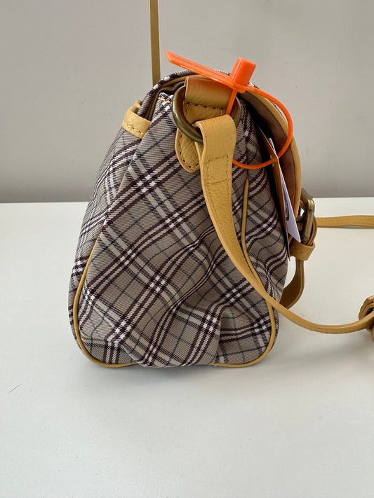 Burberry Blu Lable