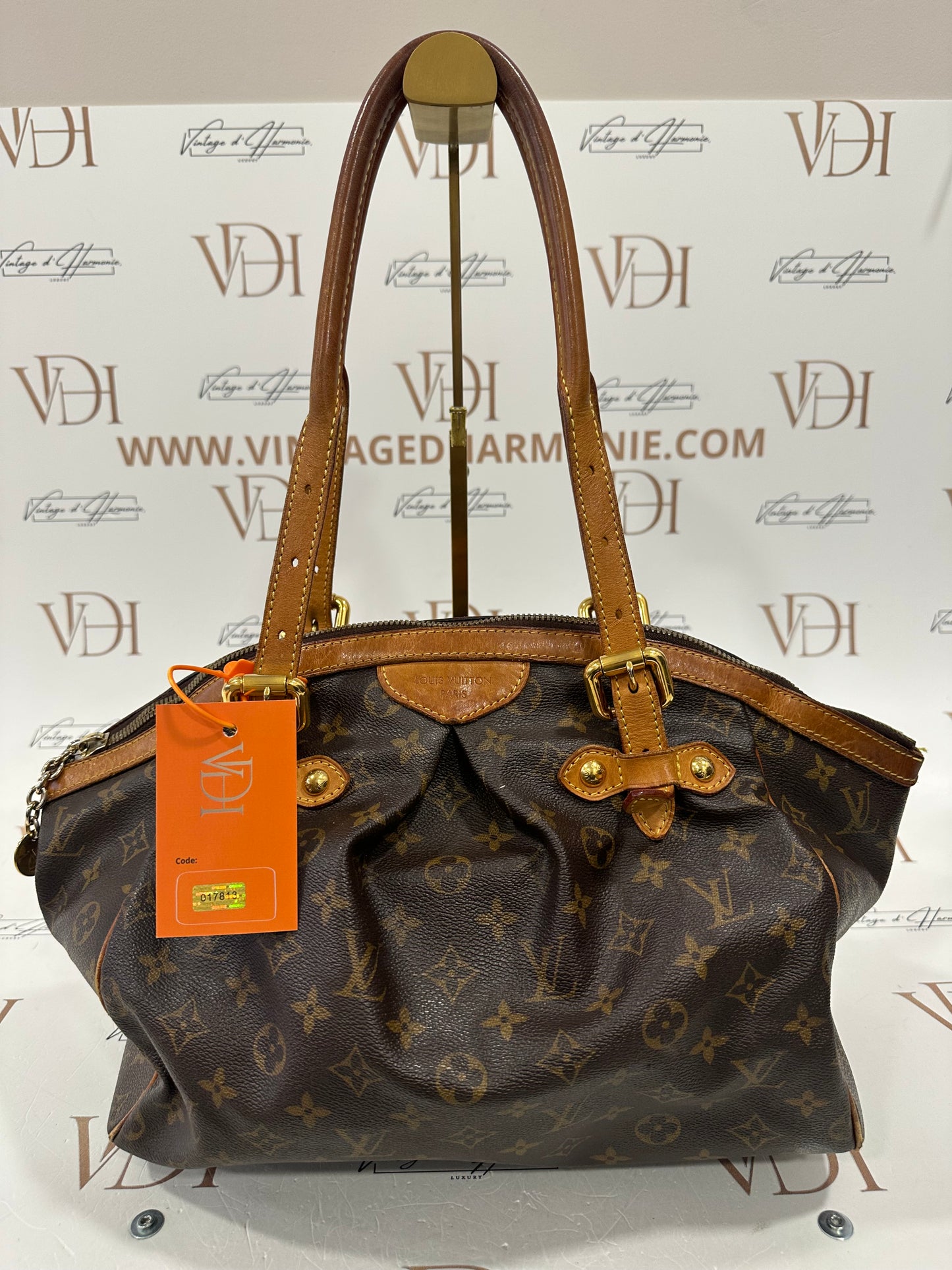 017813 - Louis Vuitton Tivoli GM