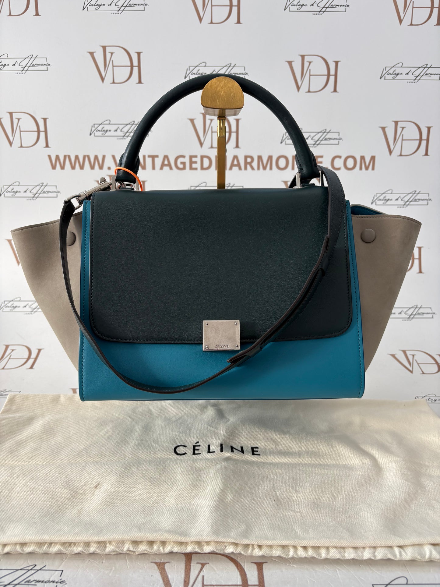 383732 - Céline Trapeze