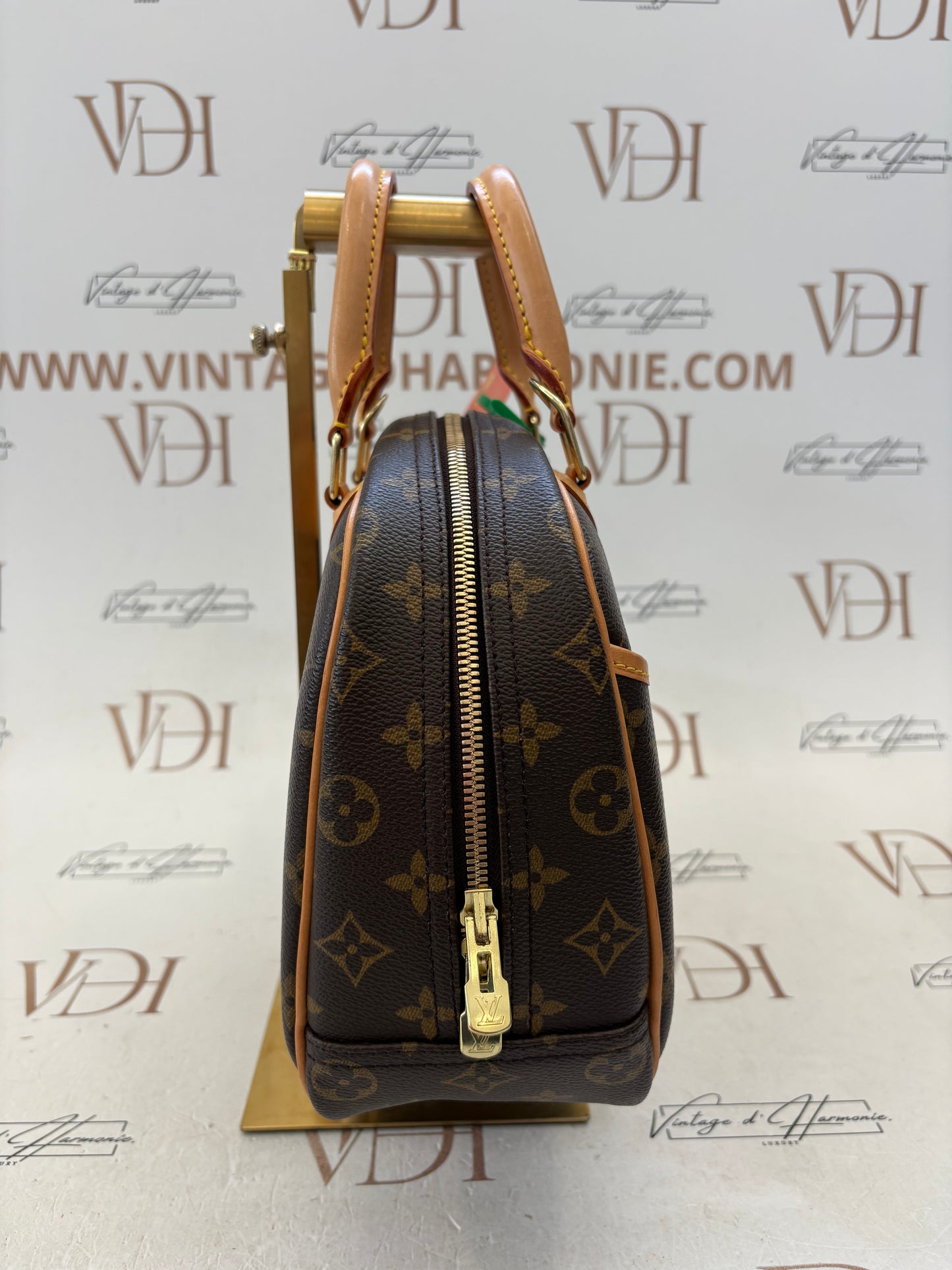 017224 - Louis Vuitton Trouville