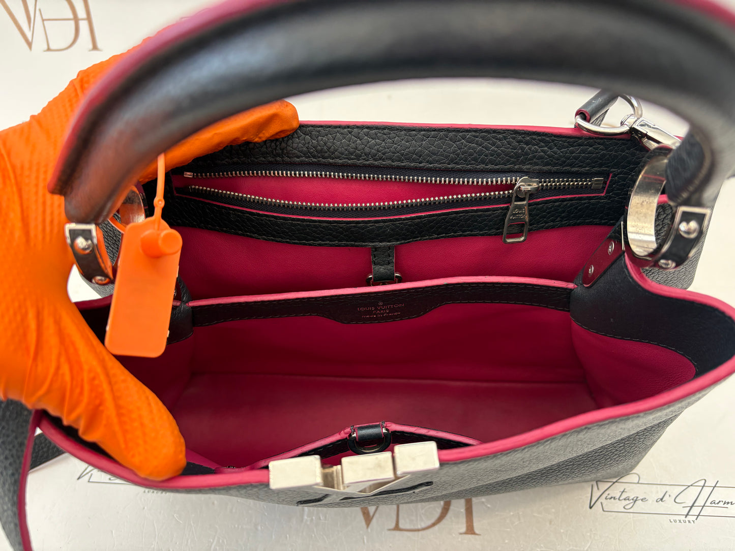 383111 - Louis Vuitton Capucines