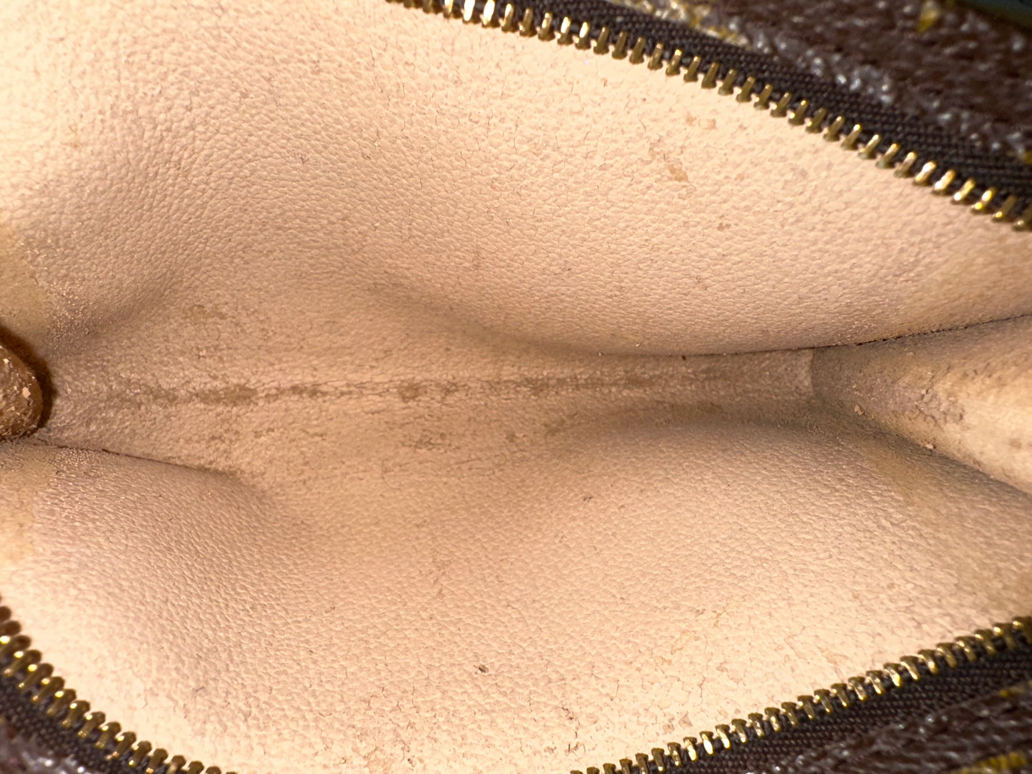 Louis Vuitton Pochette Bucket