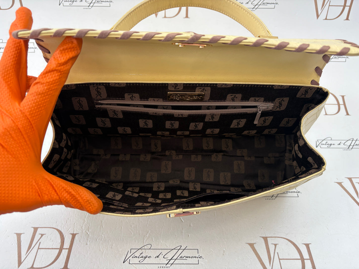 018975 - Yves Saint Laurent Yellow